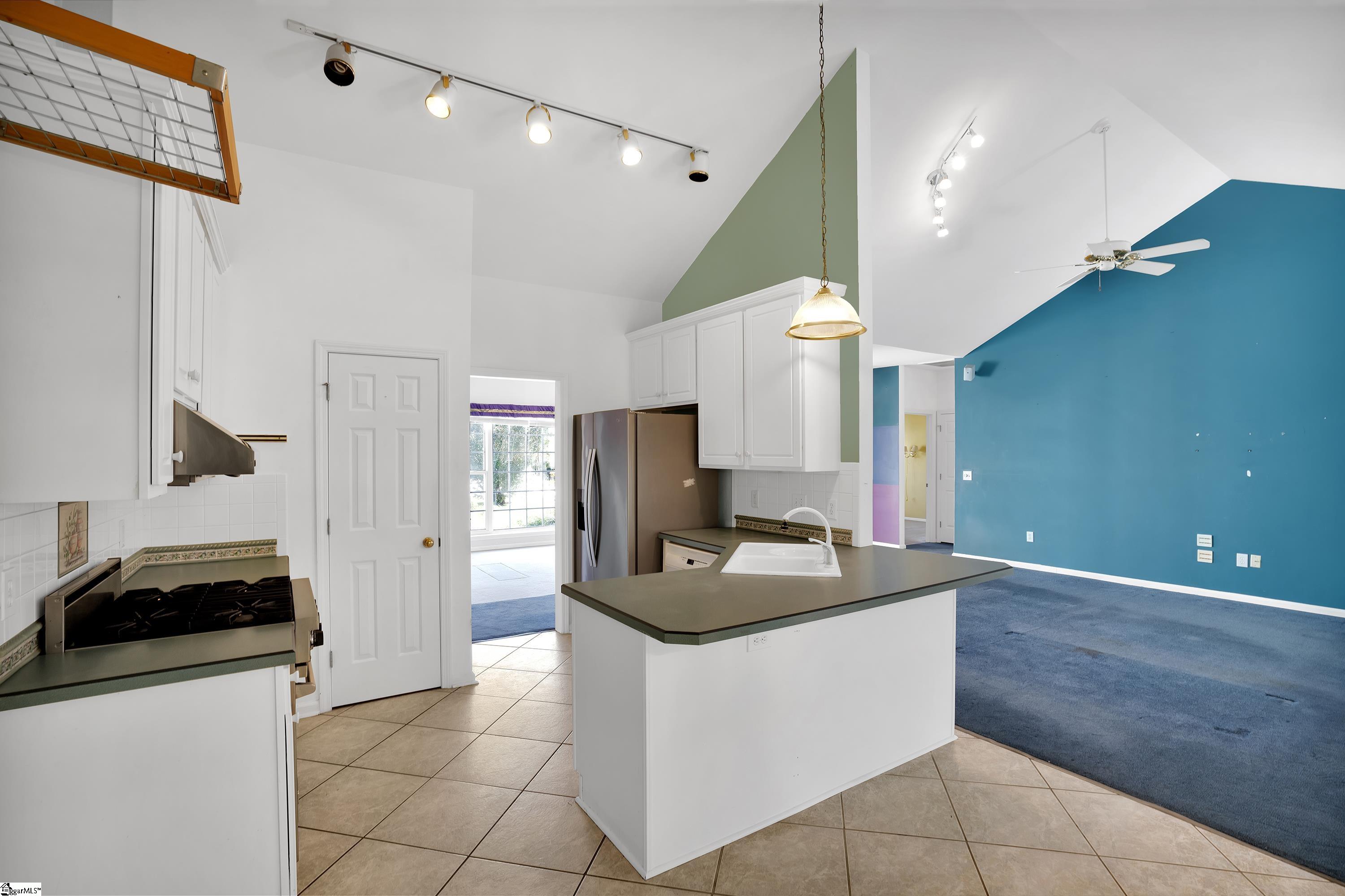 516 Walkingstick Way