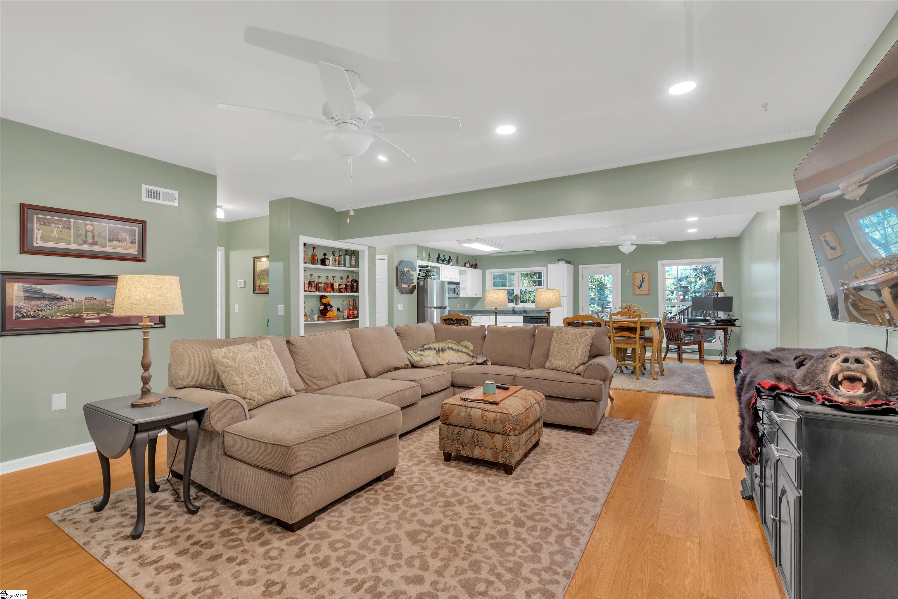 187 W Waters Edge Lane