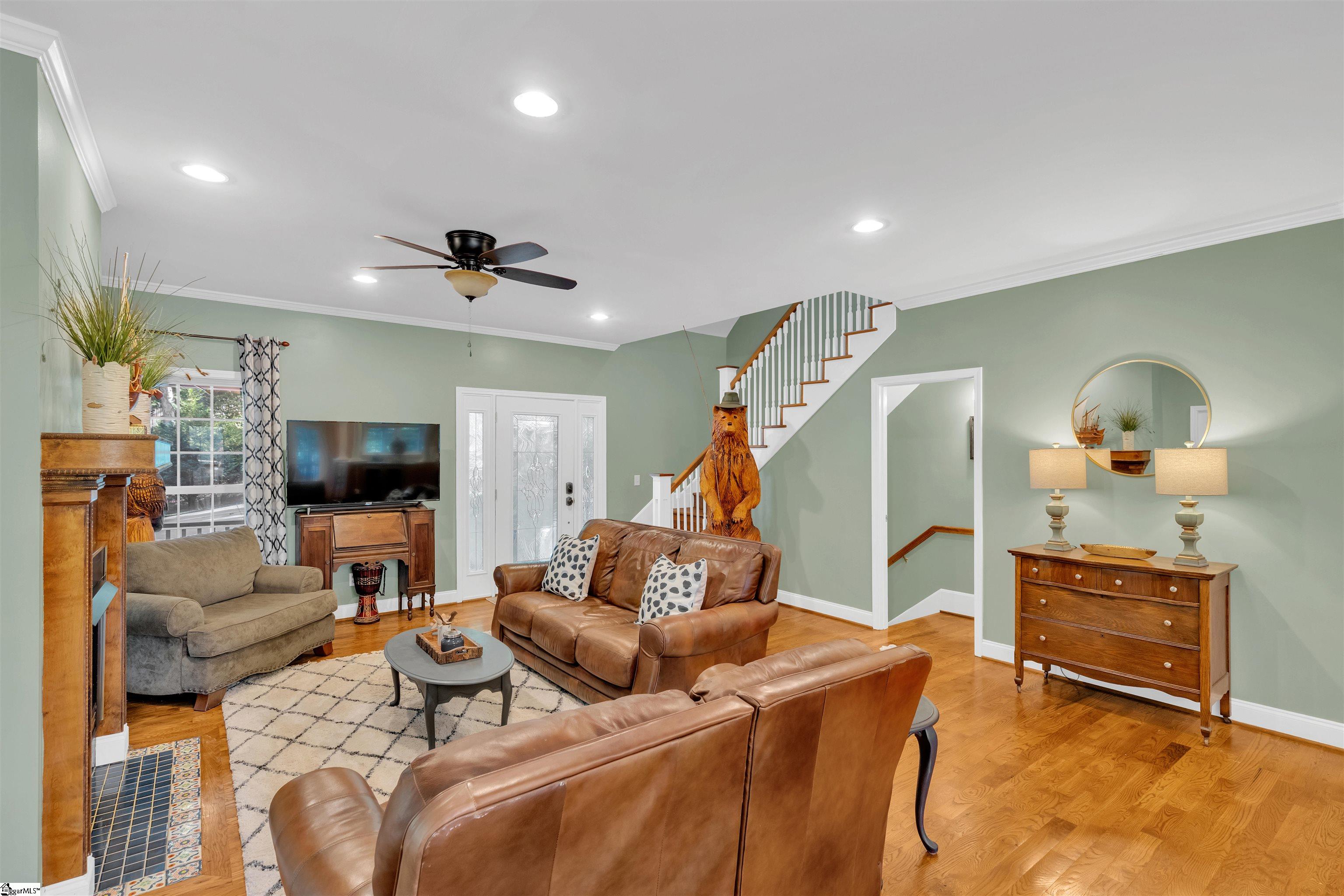 187 W Waters Edge Lane