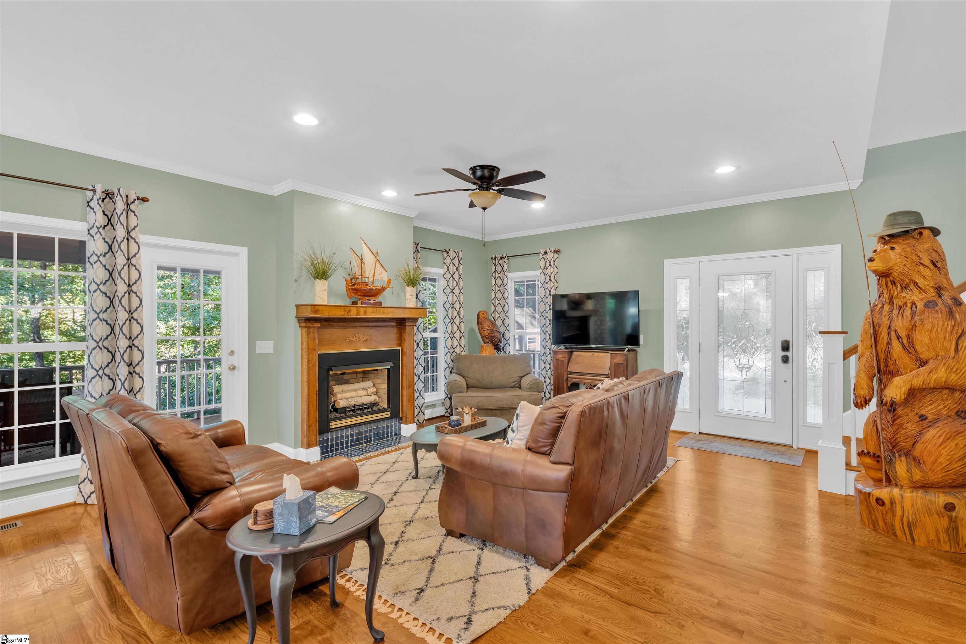 187 W Waters Edge Lane