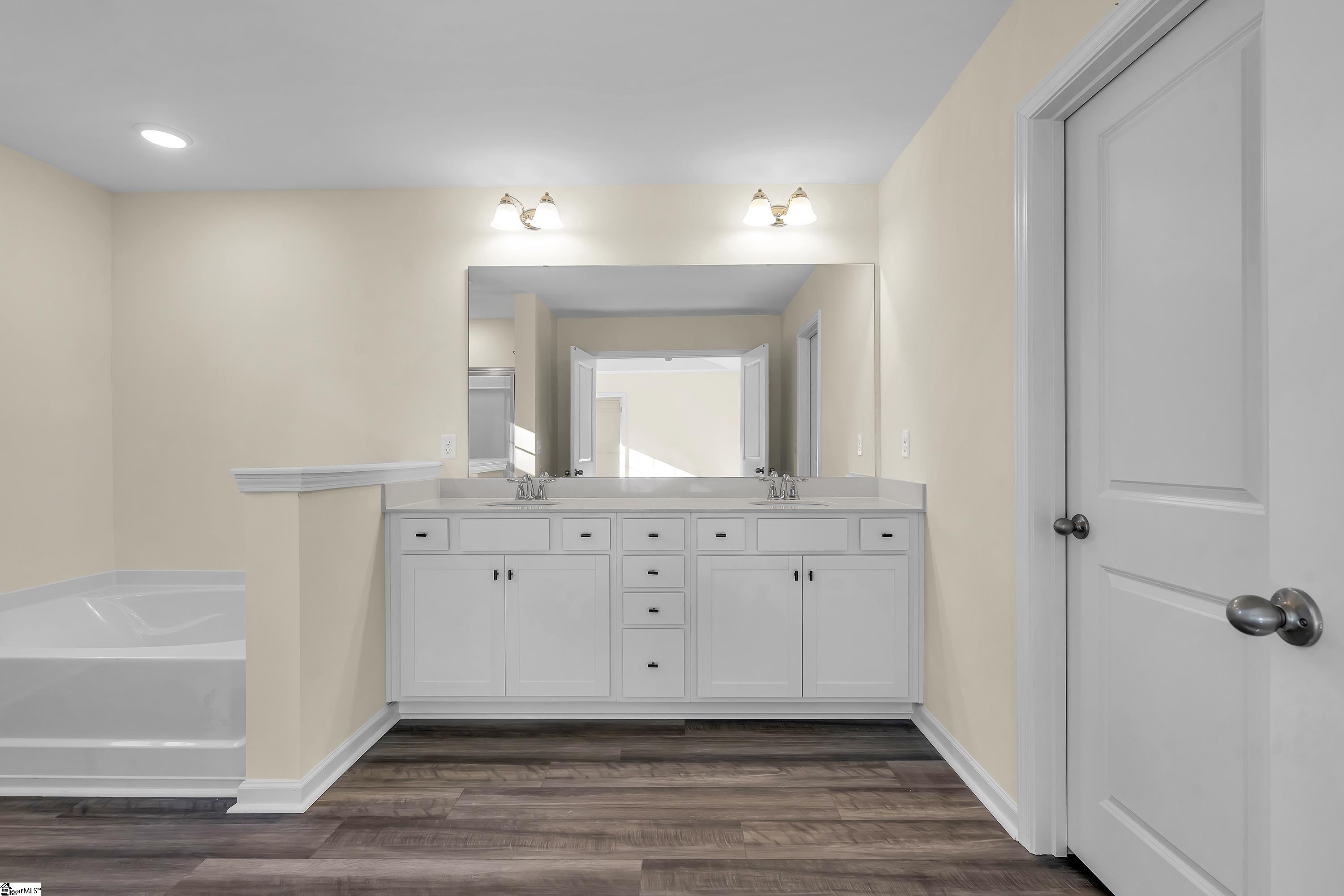 1123 Silverbend Trail