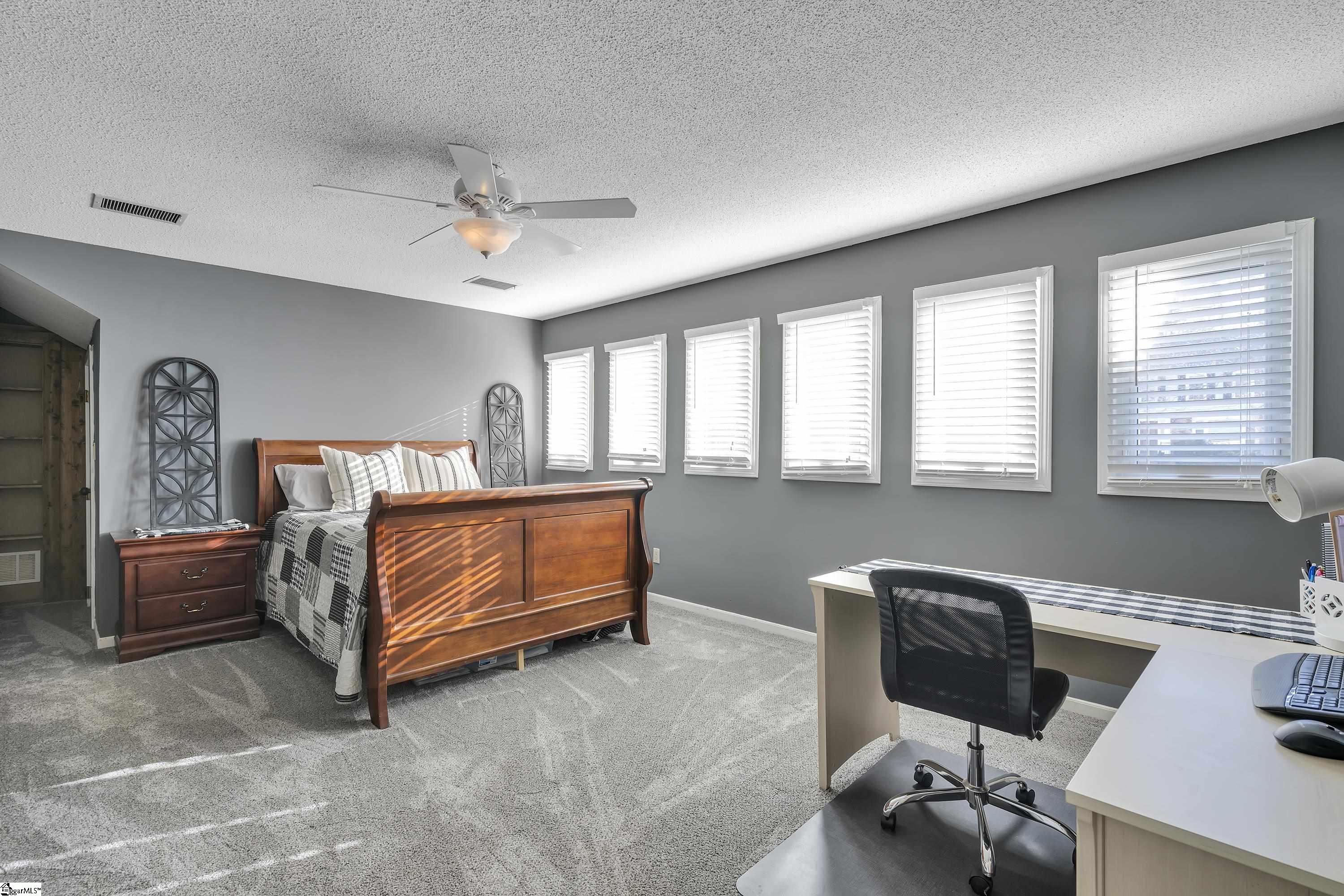 5 Pebble Creek Way