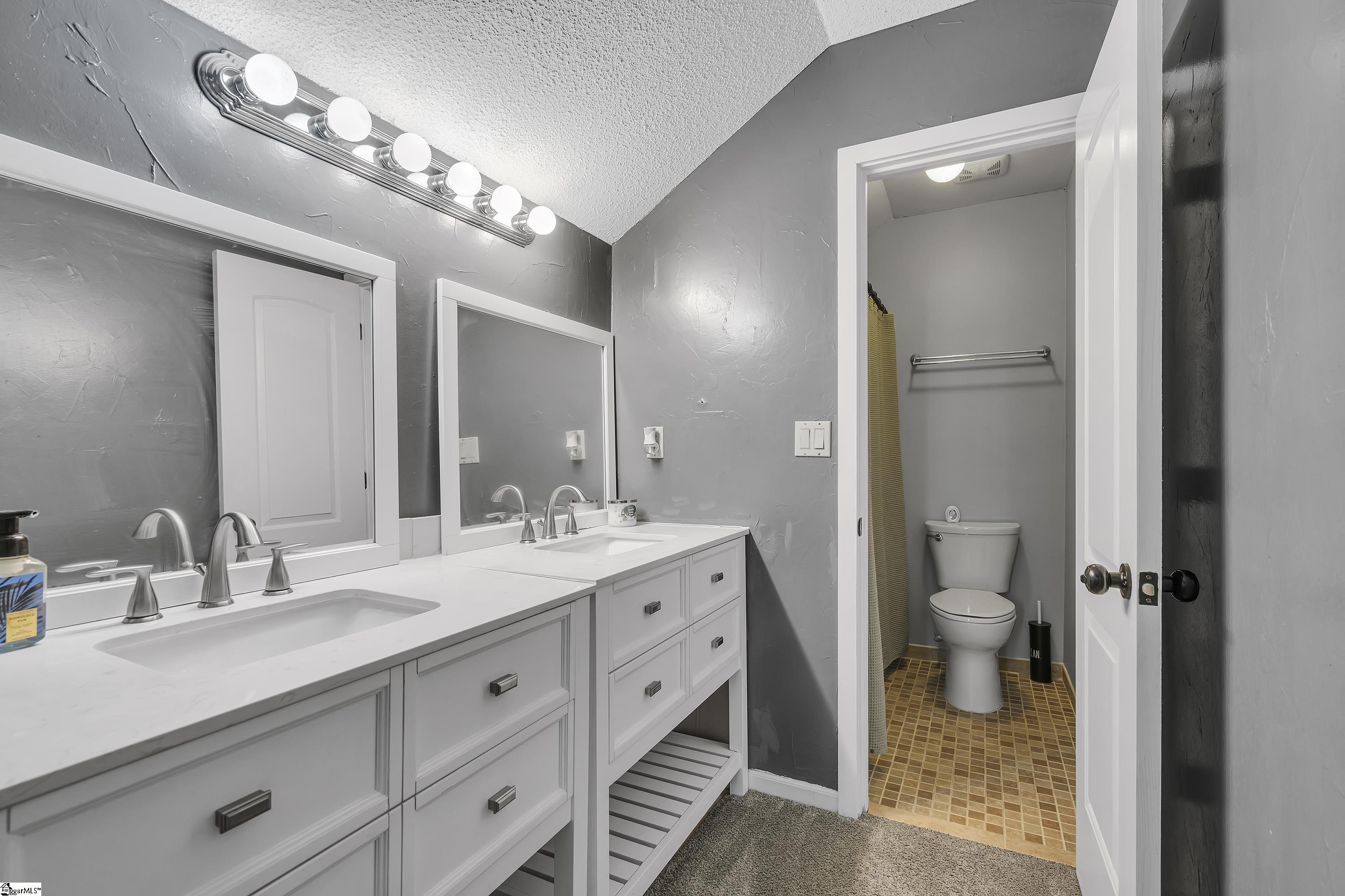 5 Pebble Creek Way