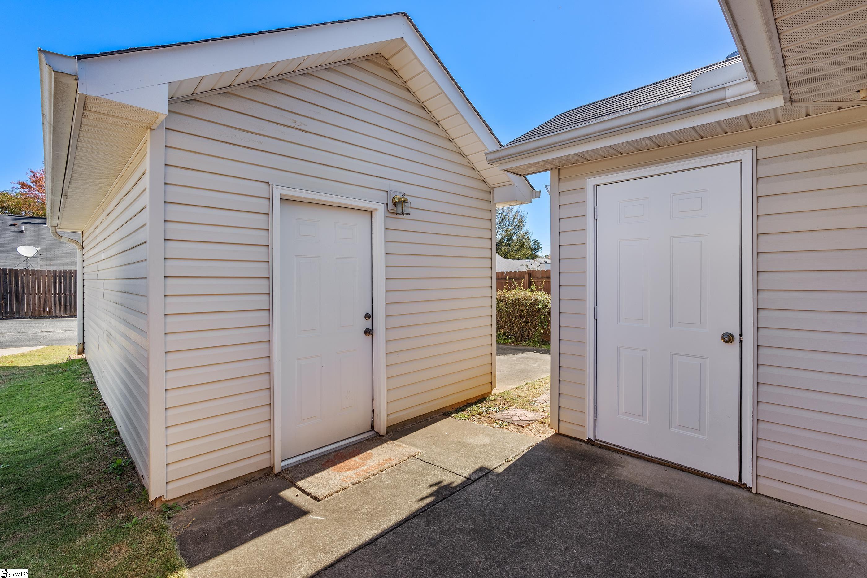 212 Woodruff Park Lane