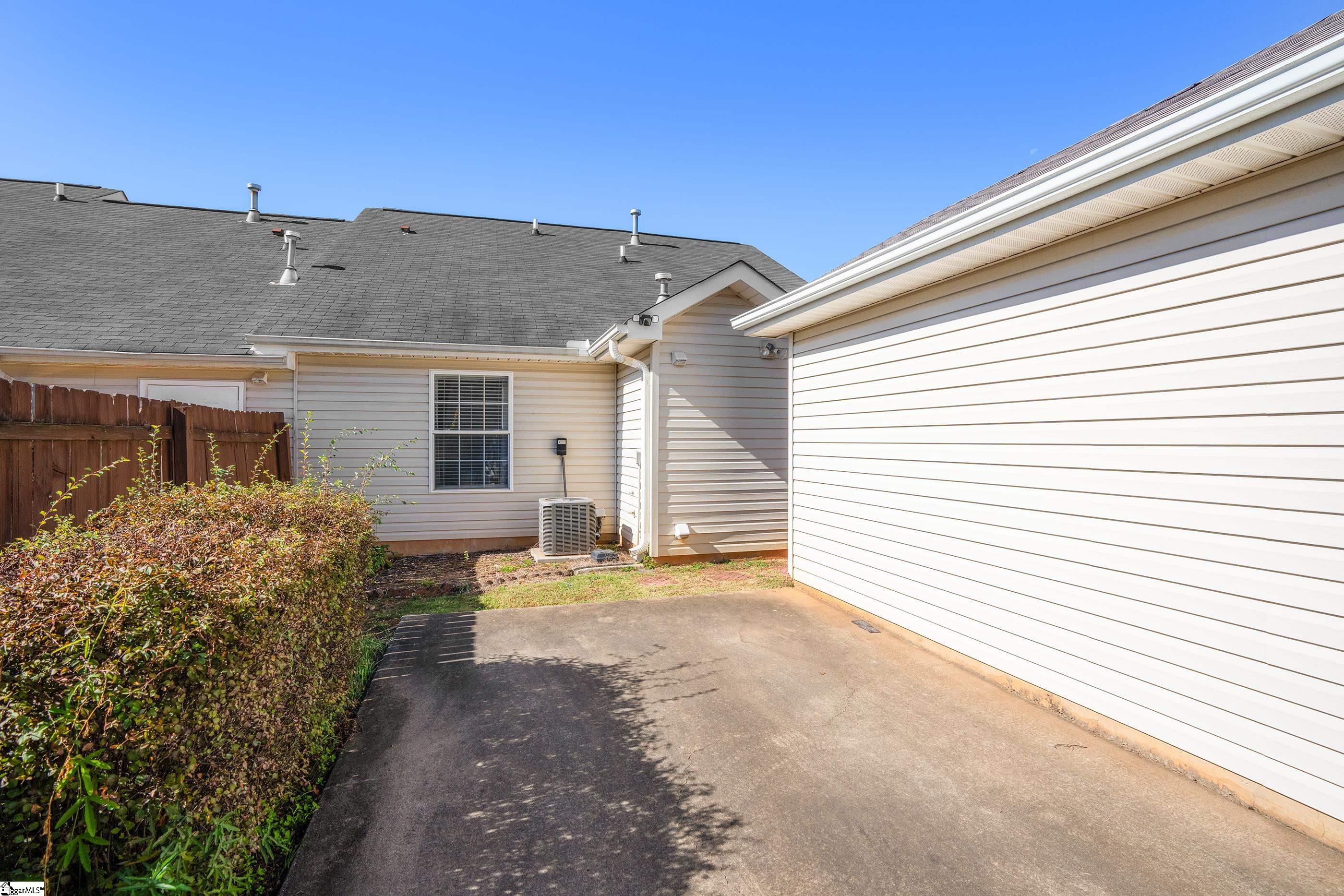 212 Woodruff Park Lane