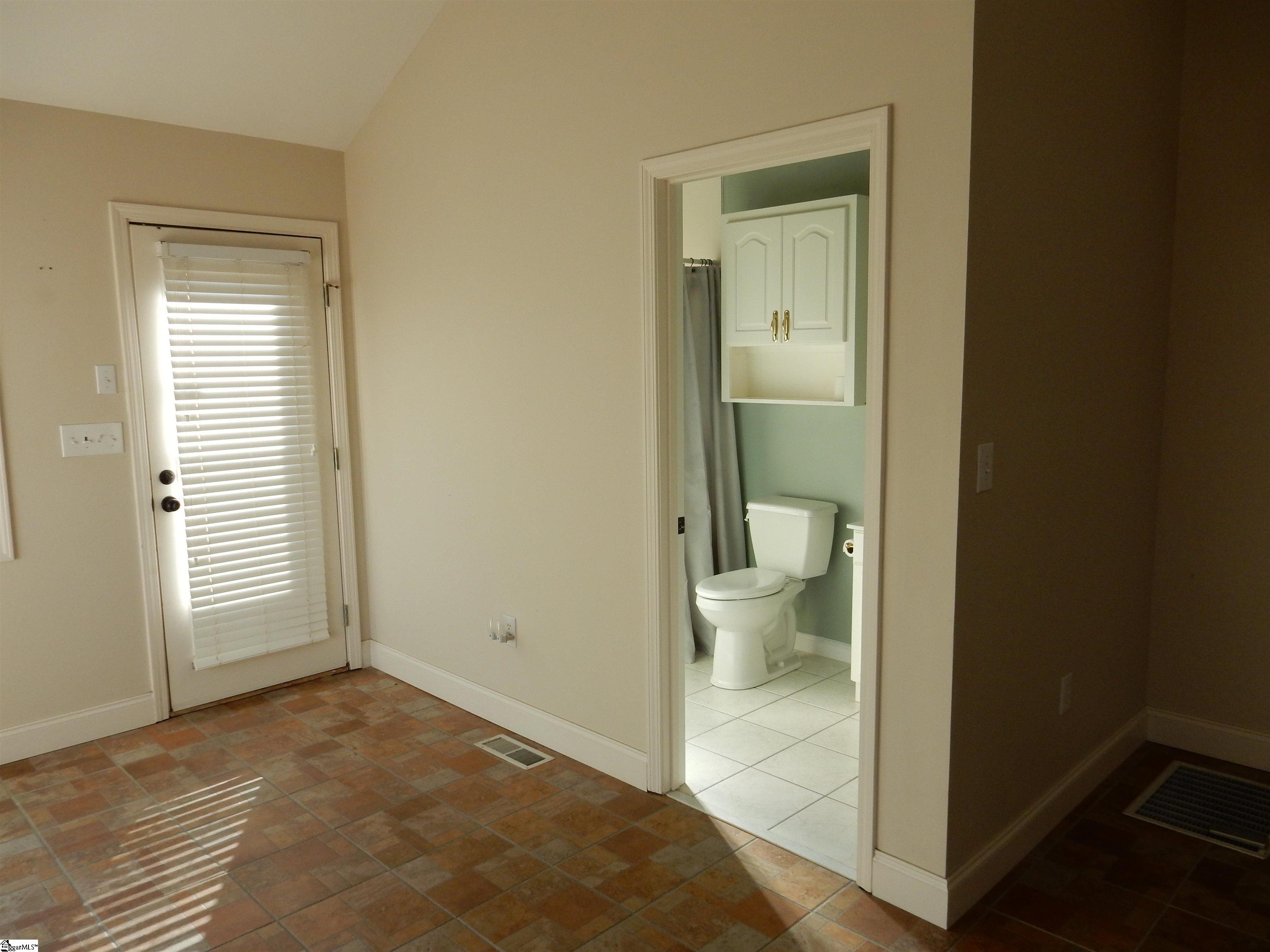 100 Chesterton Court