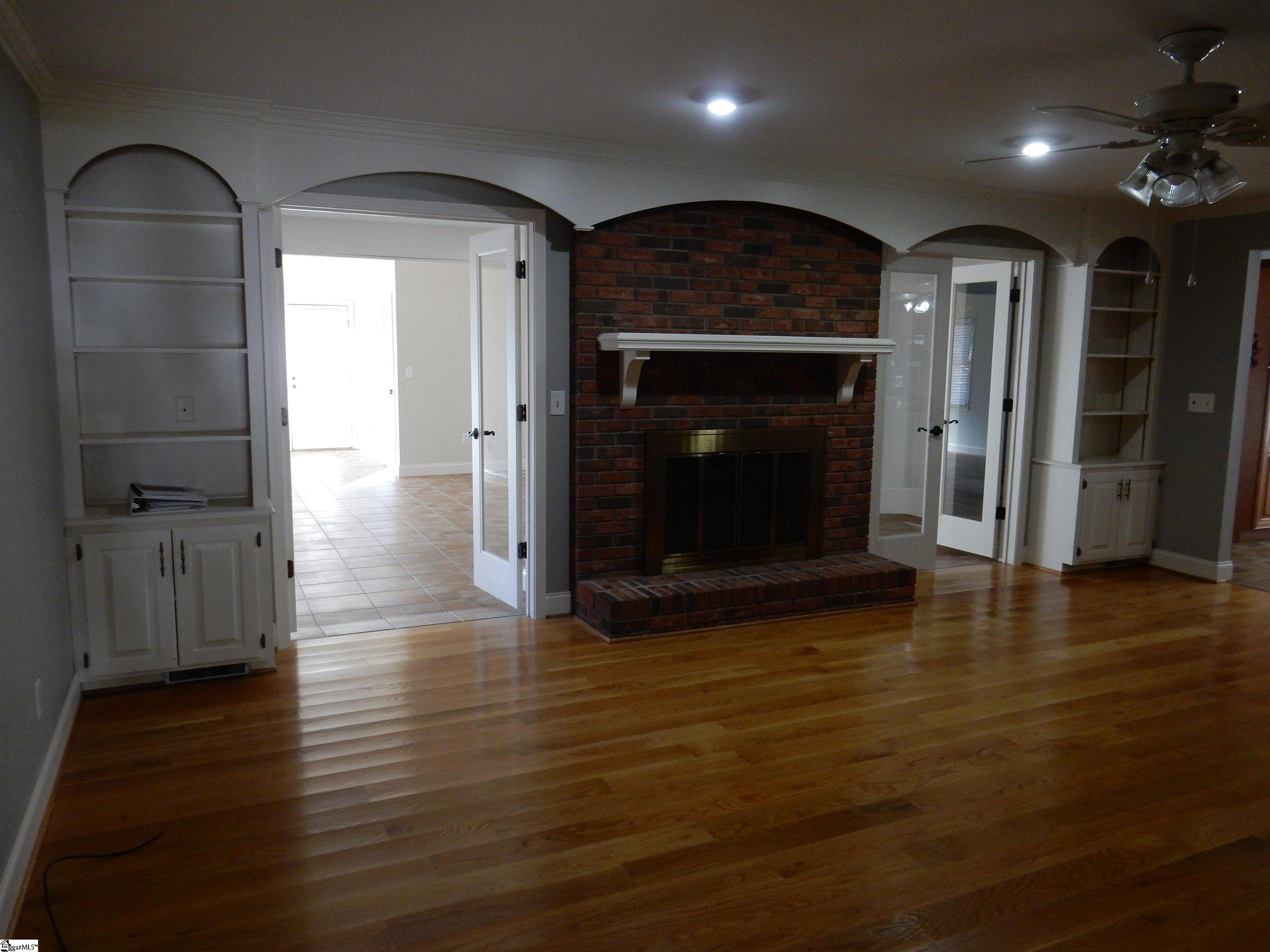 100 Chesterton Court