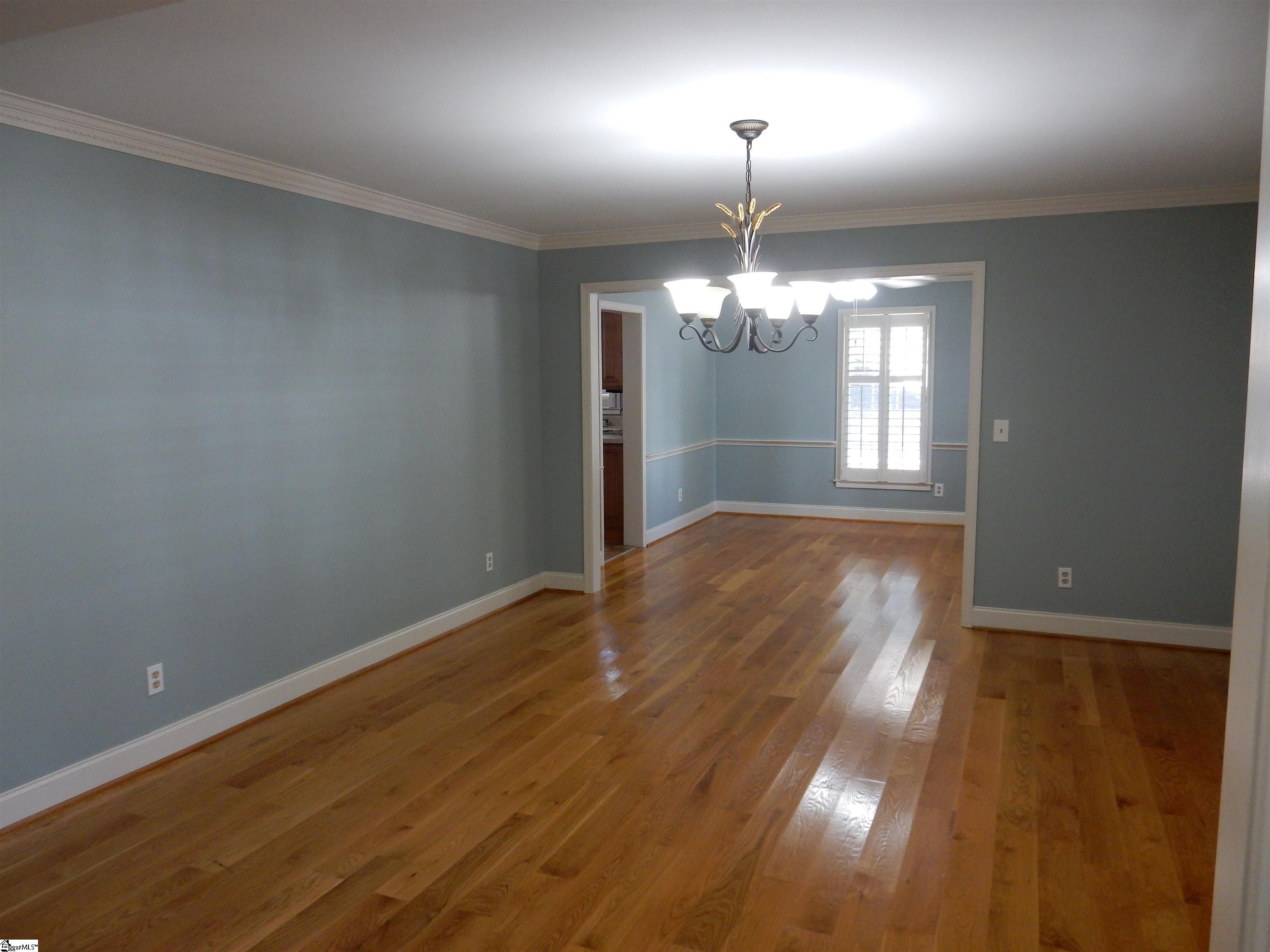 100 Chesterton Court