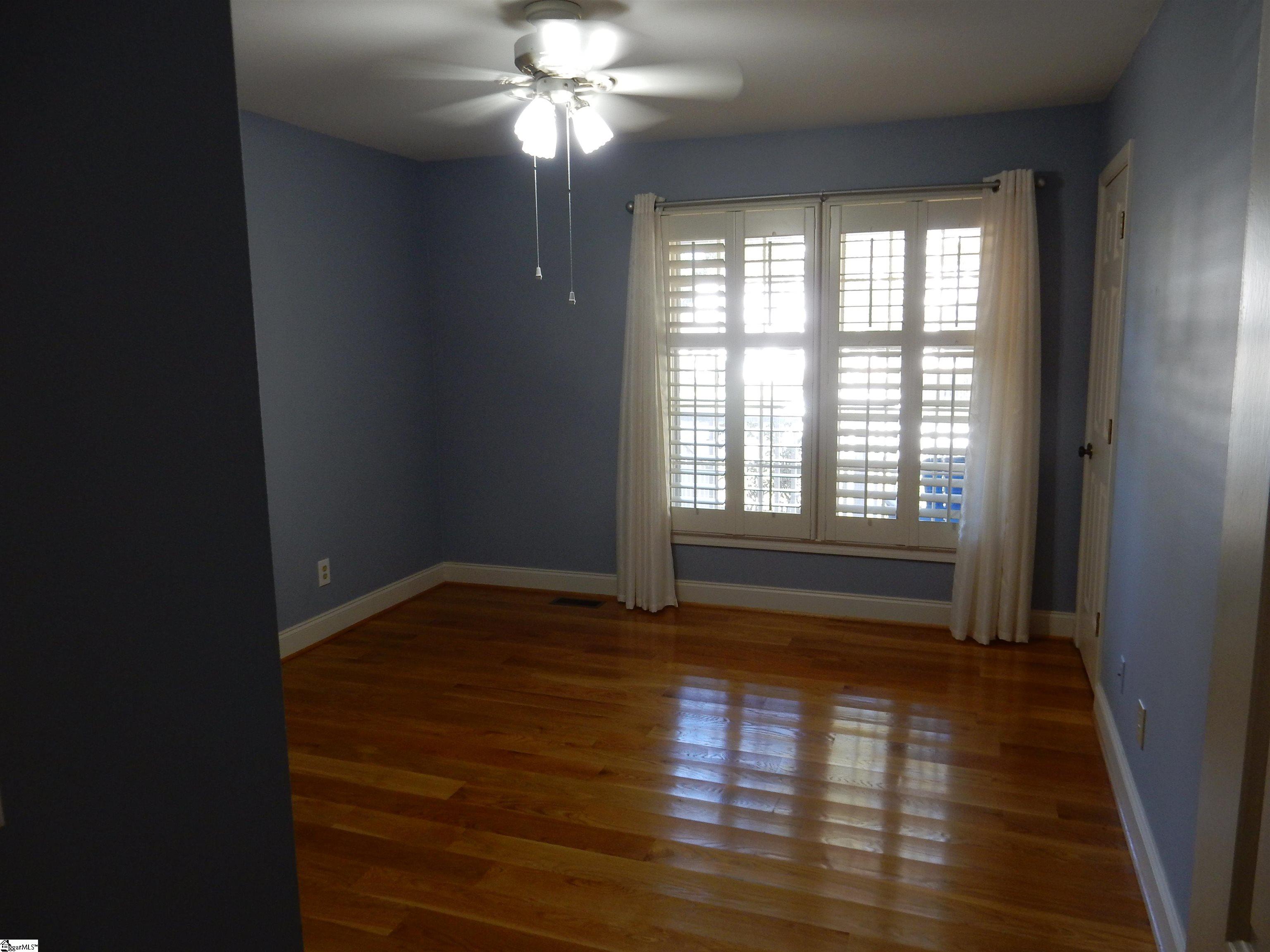 100 Chesterton Court