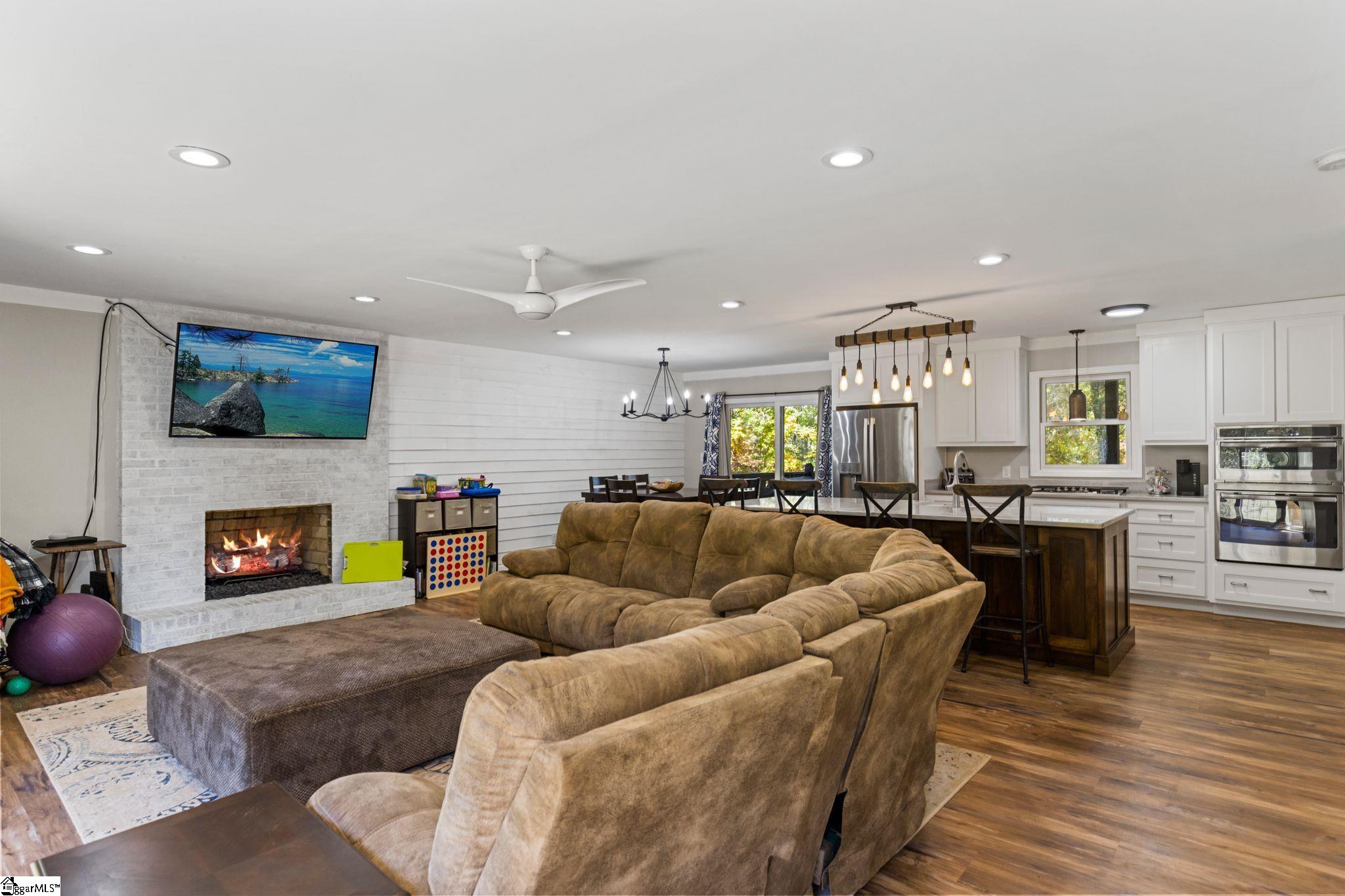 6417 Old Greenville Highway