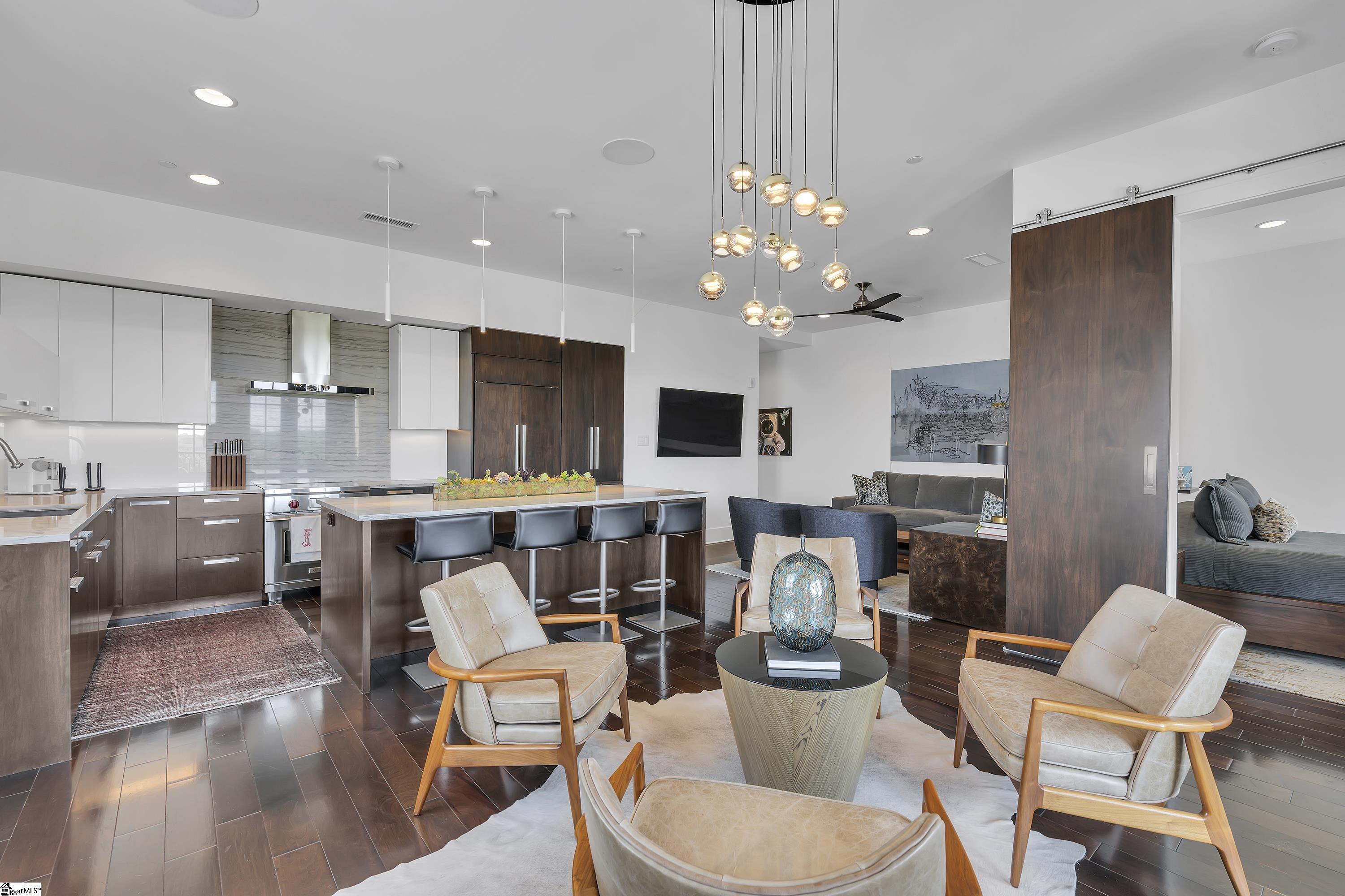 121 Rhett Street # 406 Unit: #406