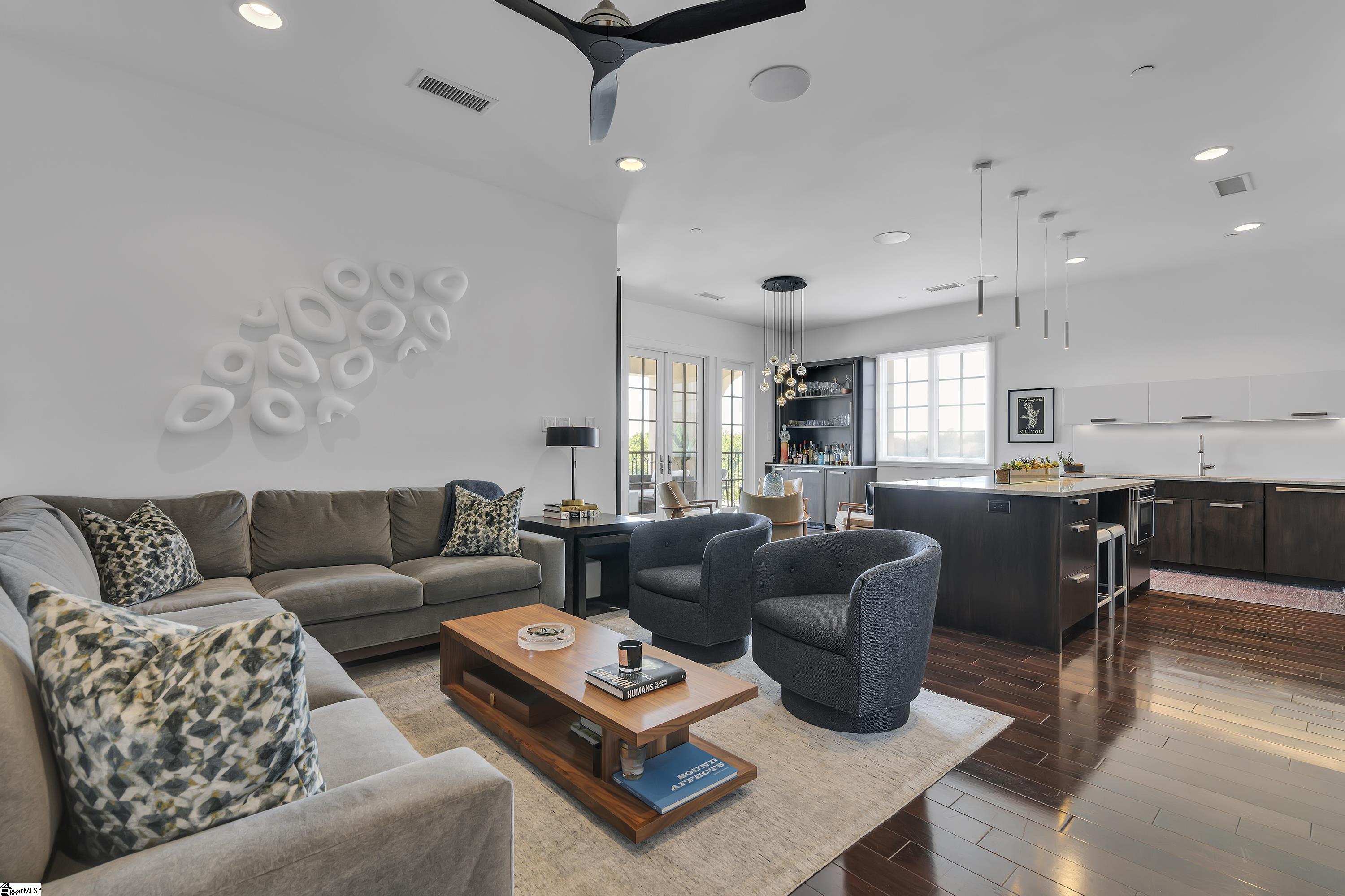 121 Rhett Street # 406 Unit: #406