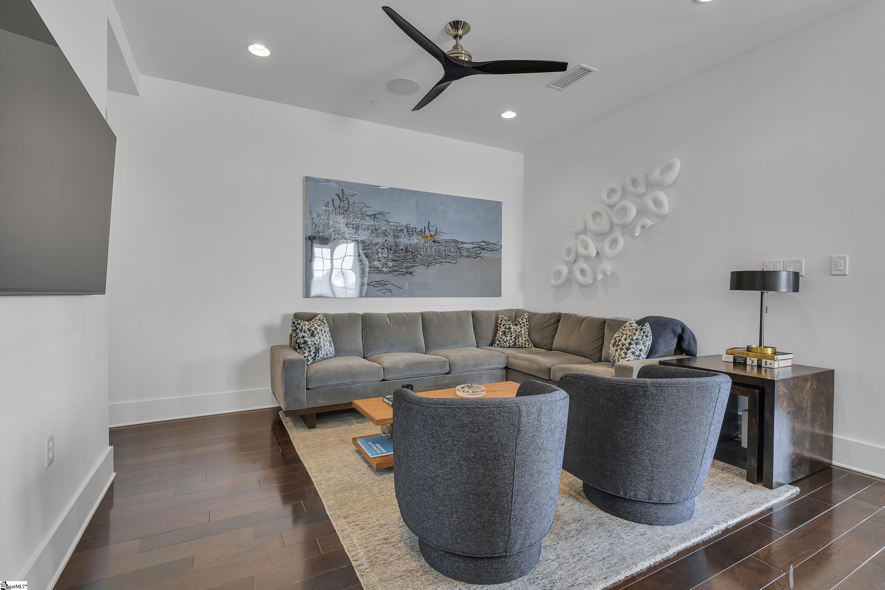 121 Rhett Street # 406 Unit: #406