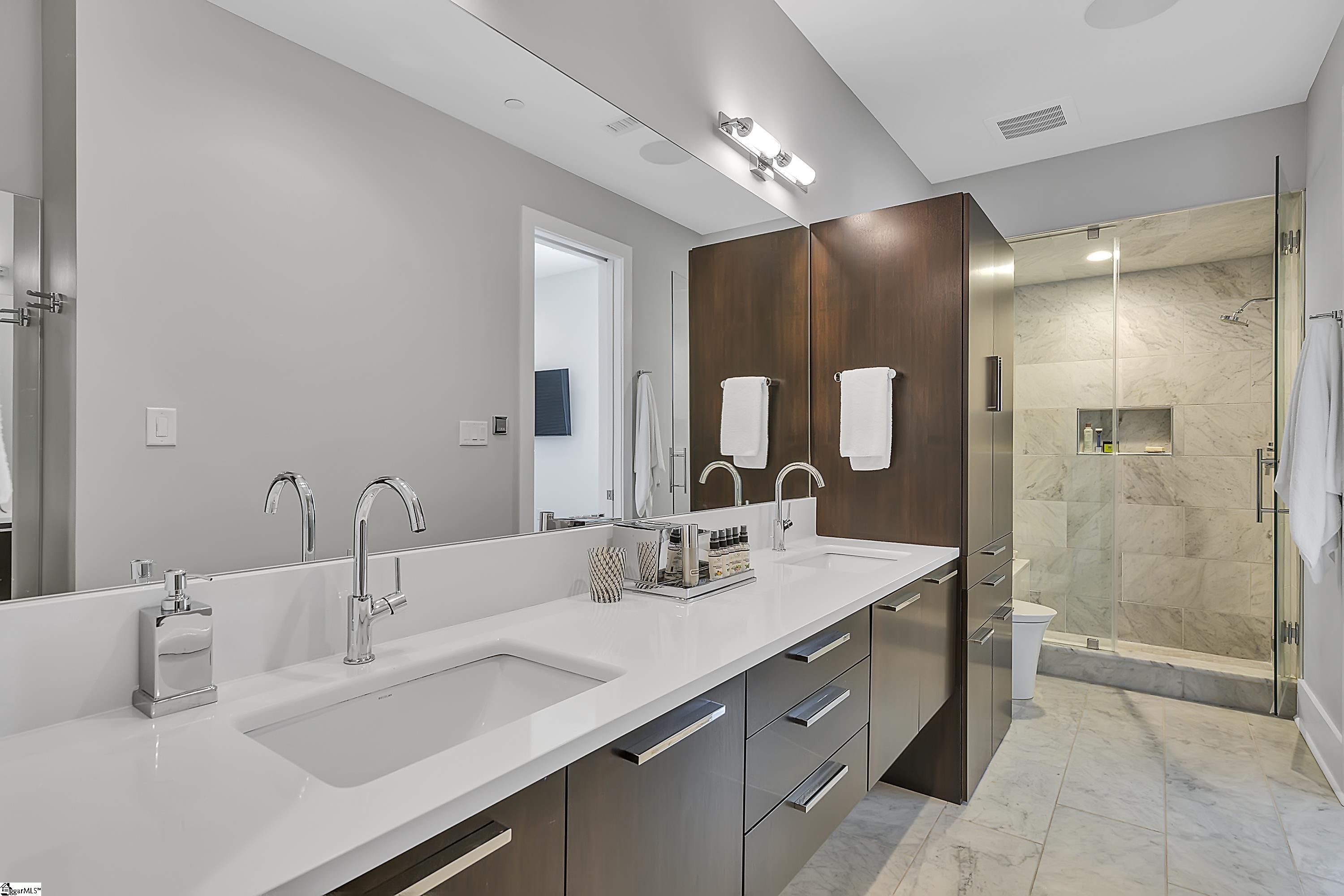 121 Rhett Street # 406 Unit: #406