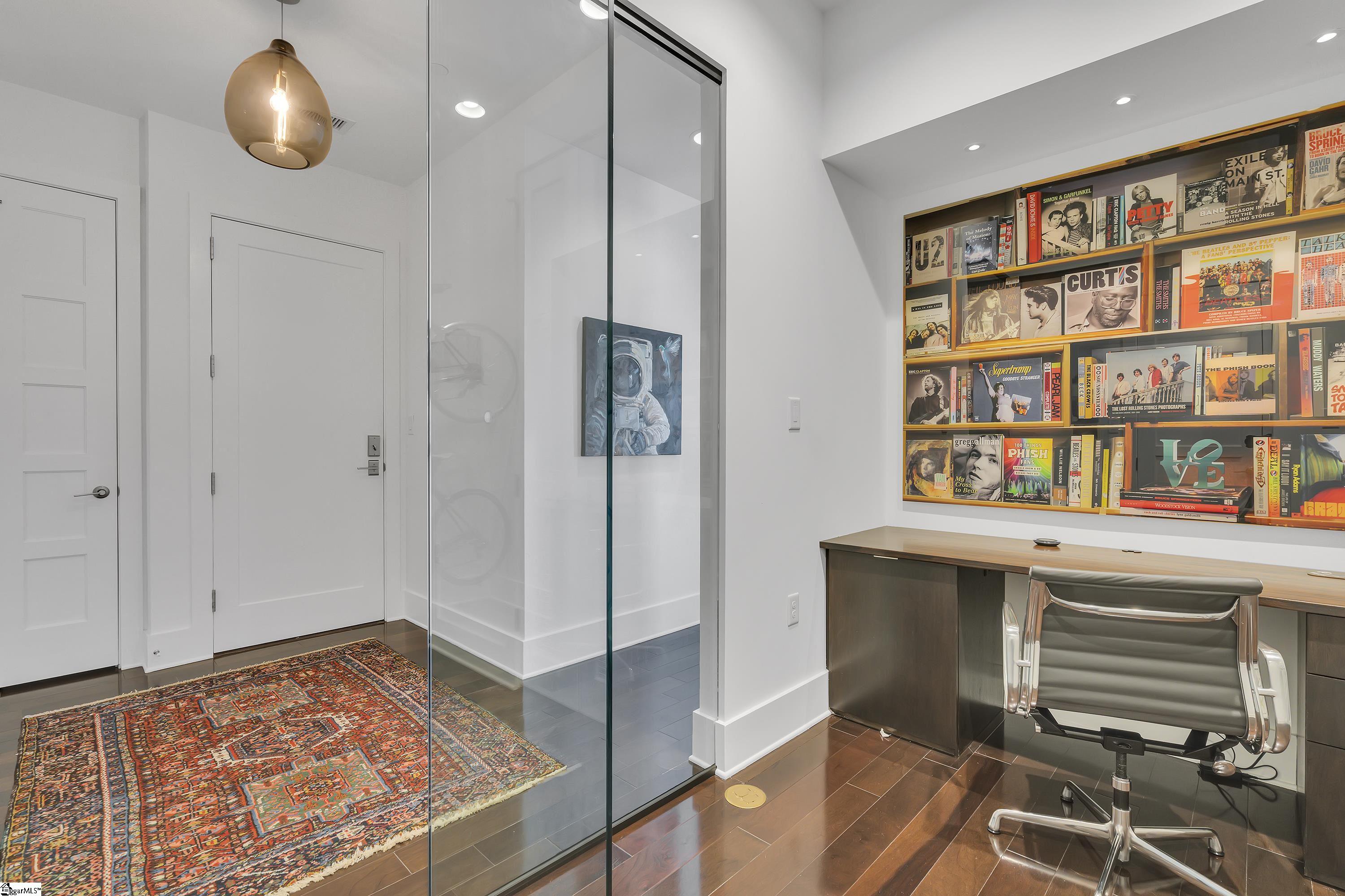 121 Rhett Street # 406 Unit: #406