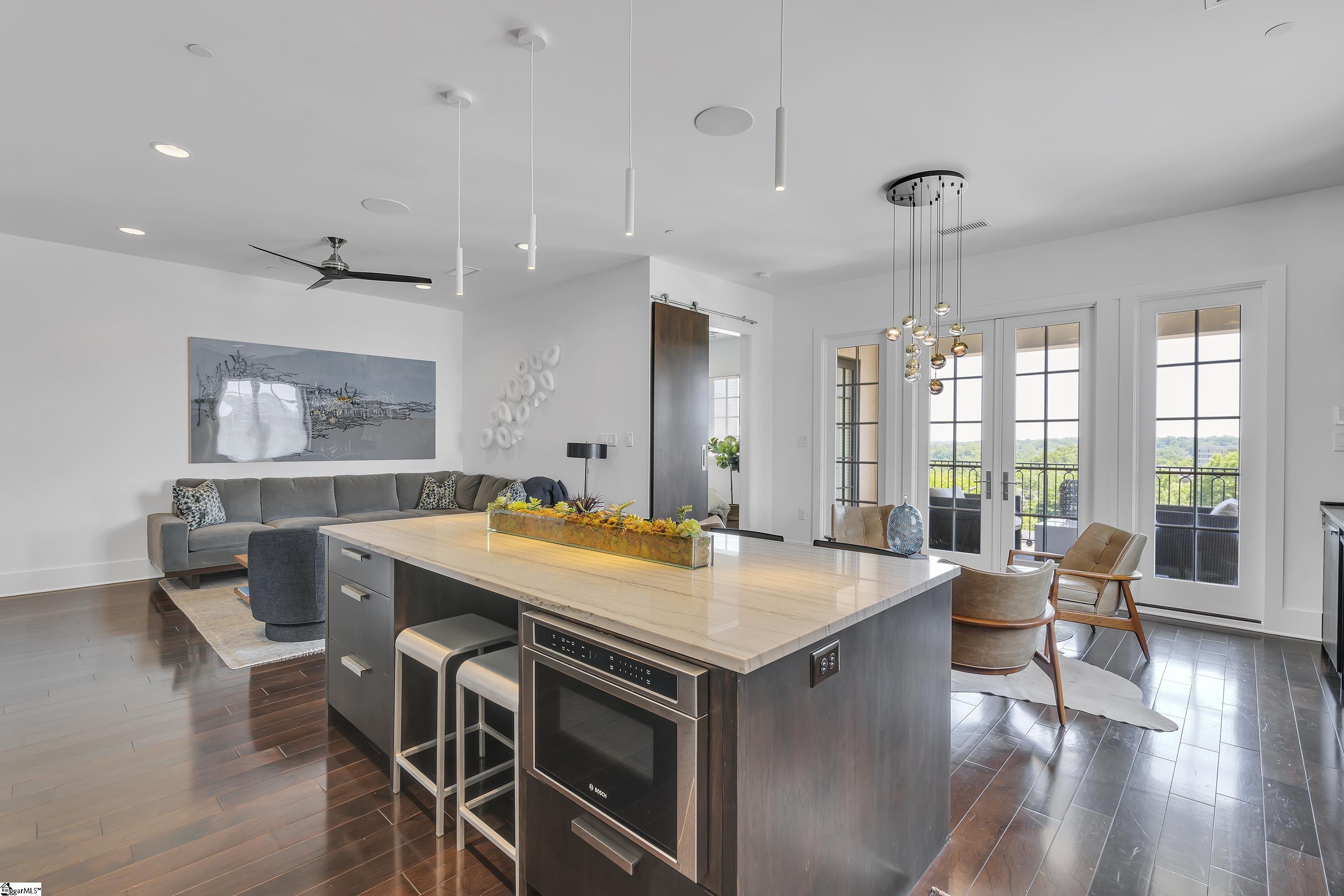 121 Rhett Street # 406 Unit: #406