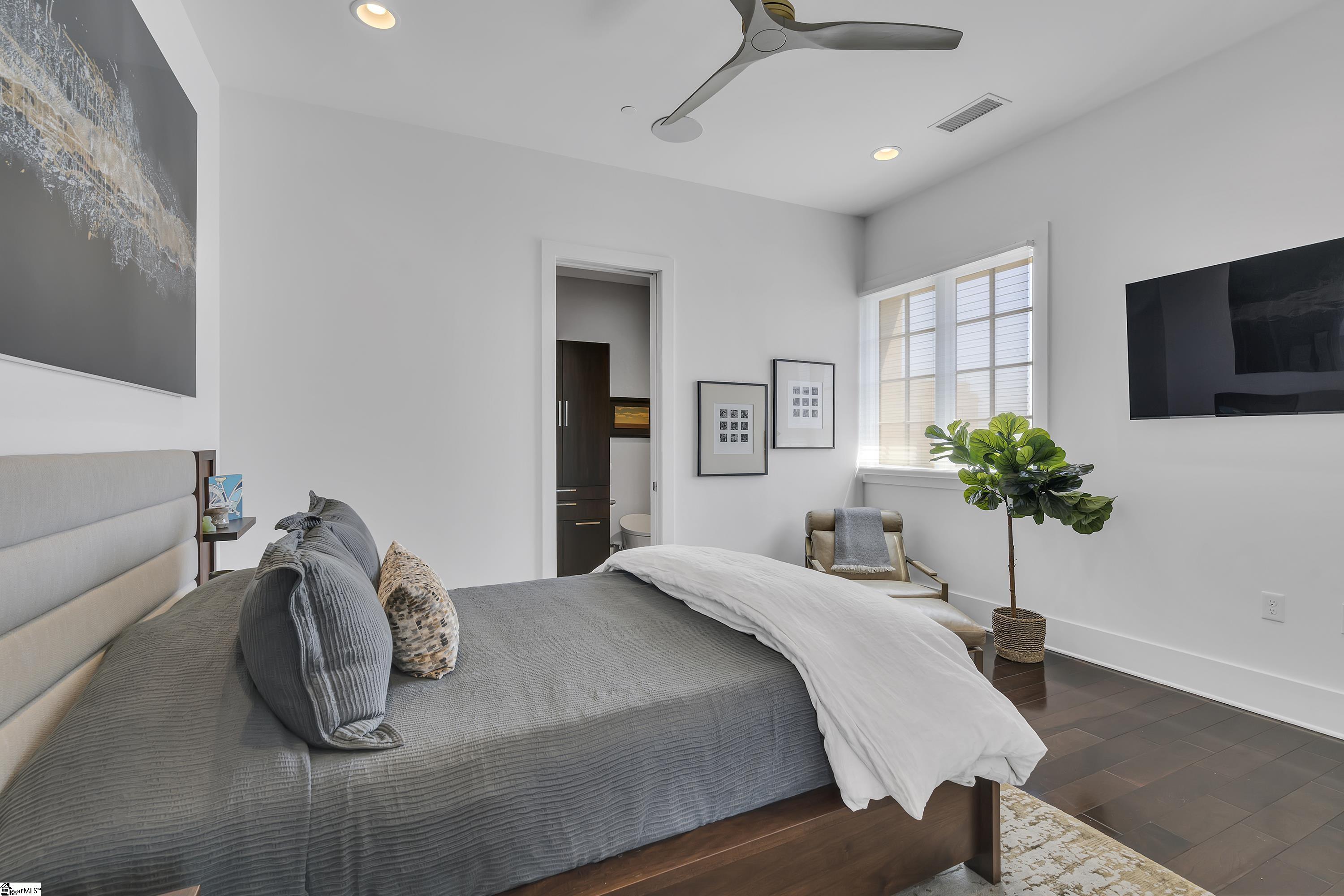 121 Rhett Street # 406 Unit: #406