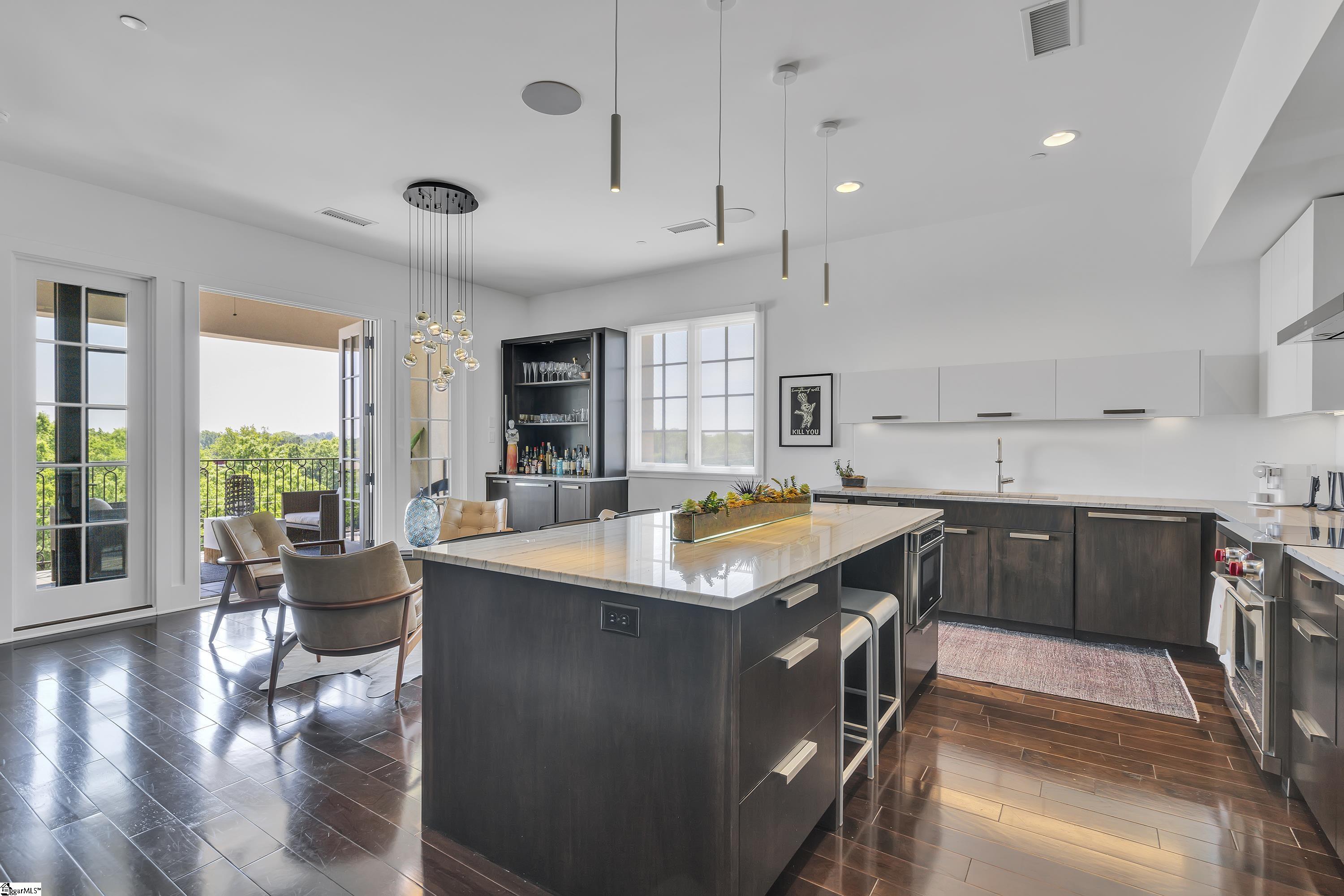 121 Rhett Street # 406 Unit: #406