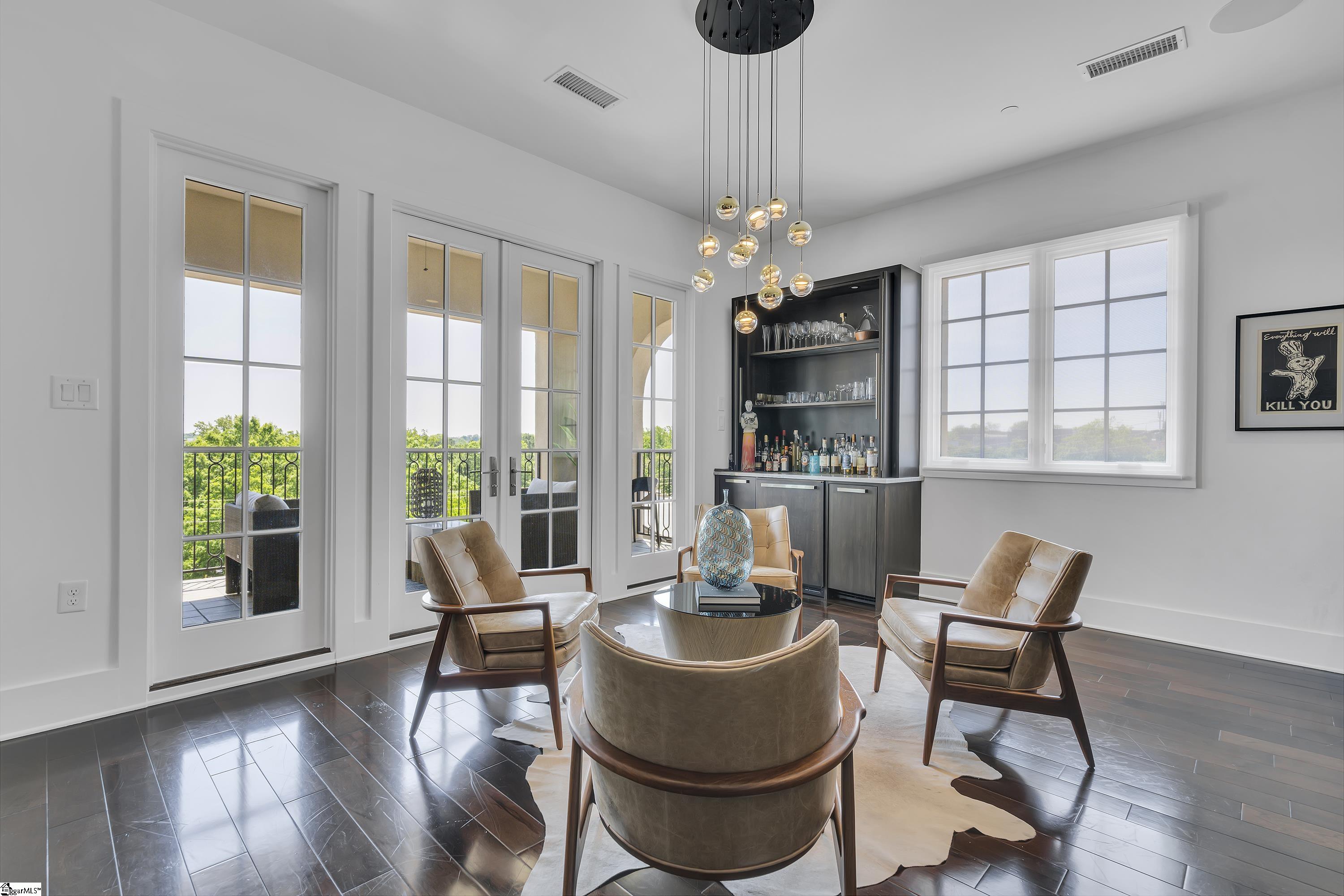 121 Rhett Street # 406 Unit: #406