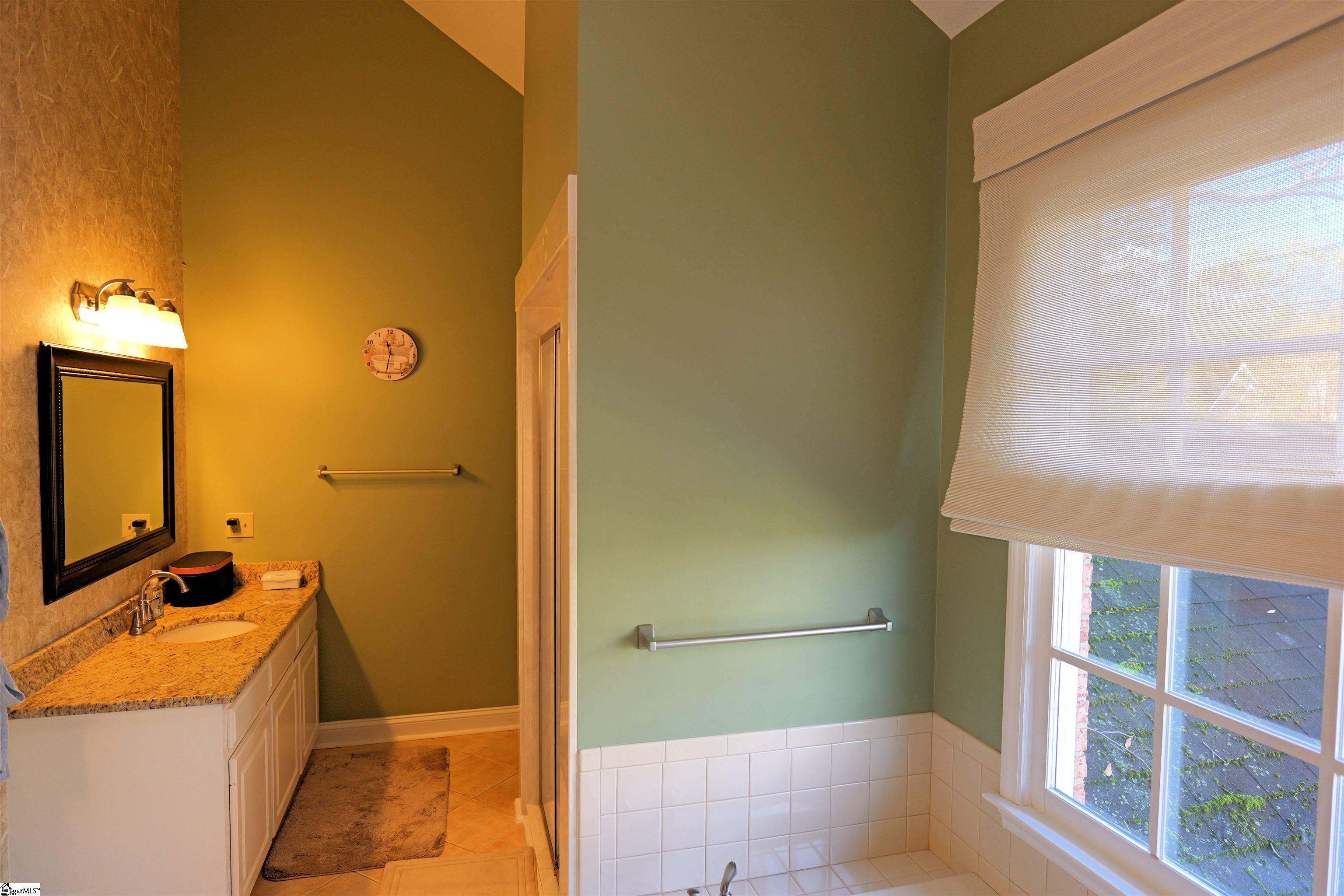 239 W Killarney Lake