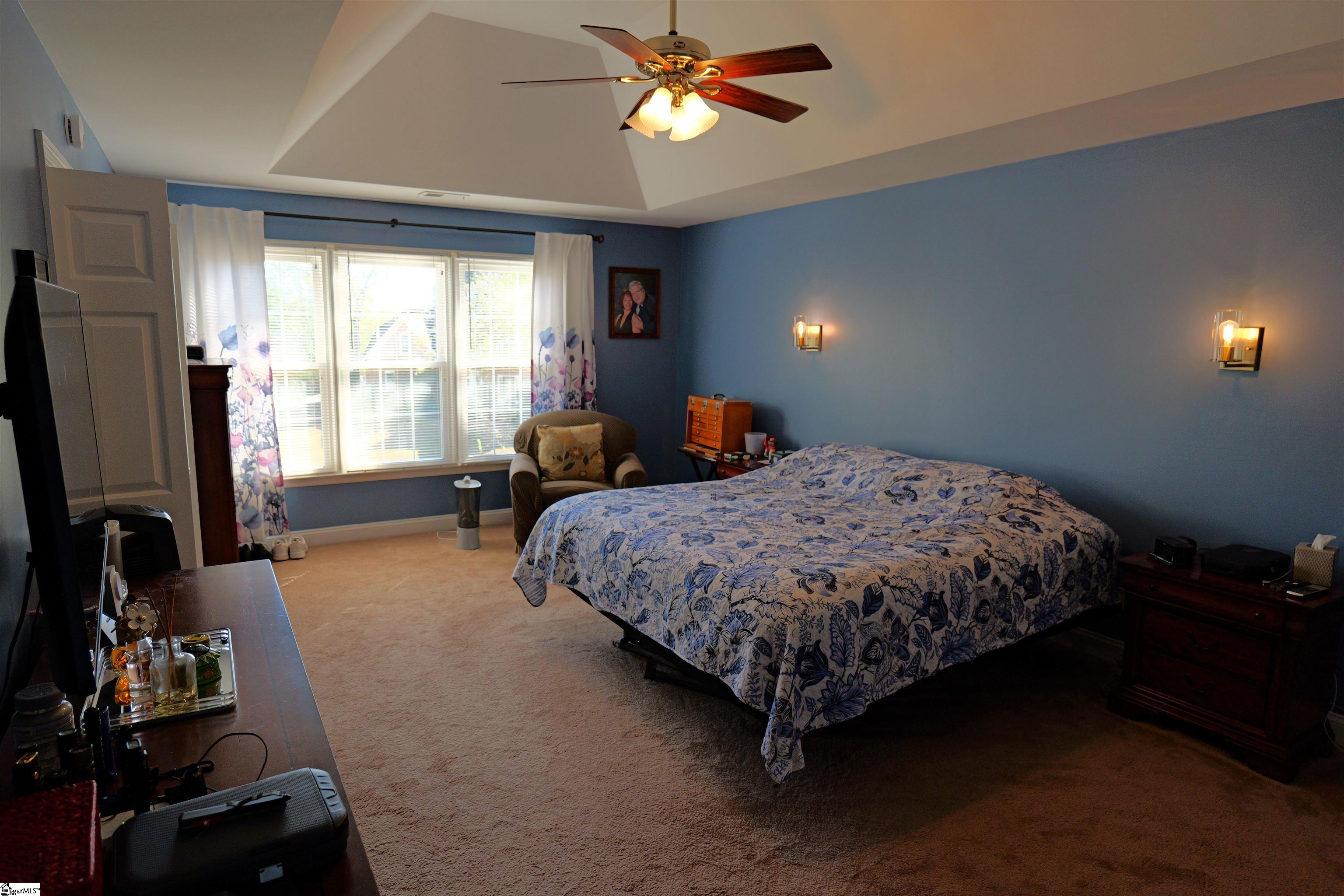 239 W Killarney Lake