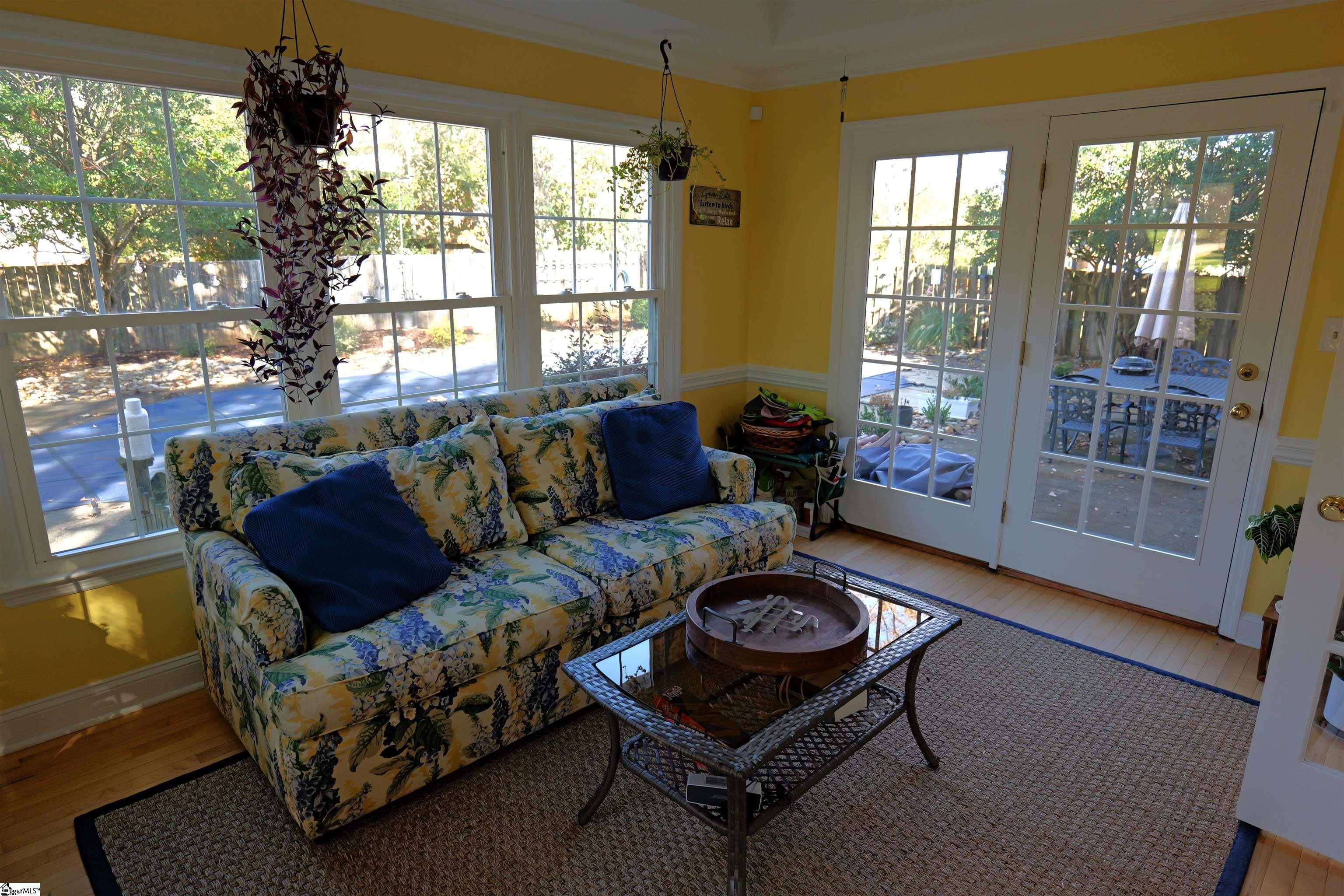 239 W Killarney Lake