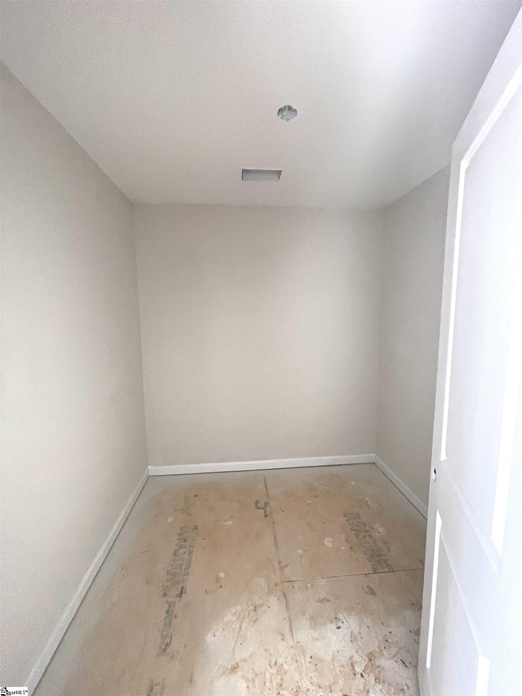 143 Brown Circle # 83