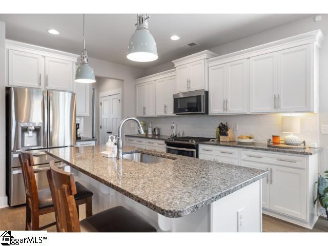 8 Glenview Park Place
