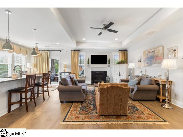 8 Glenview Park Place