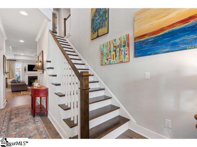 8 Glenview Park Place