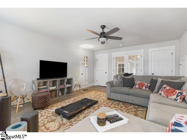 8 Glenview Park Place