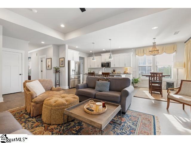 8 Glenview Park Place