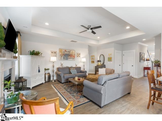 8 Glenview Park Place