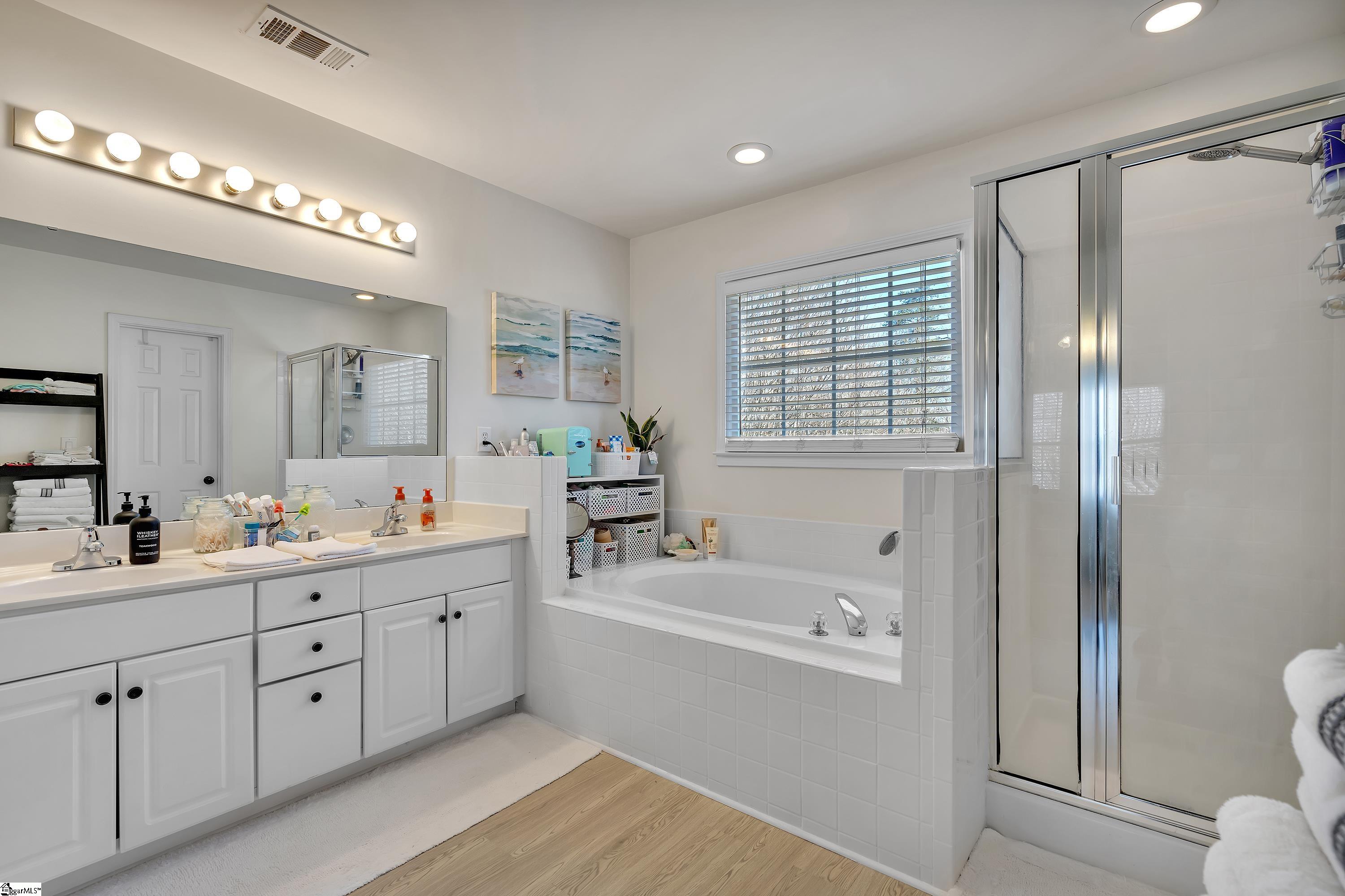 104 N Cedarbluff Court