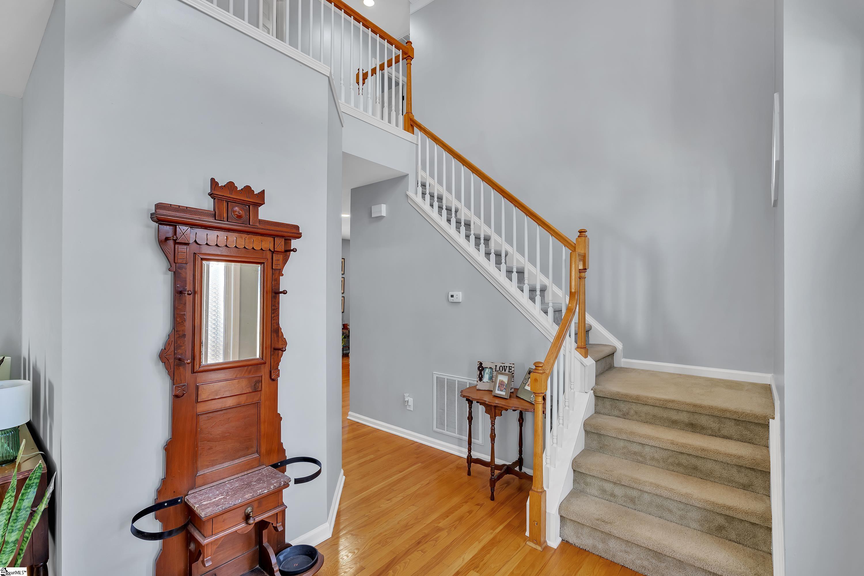 104 N Cedarbluff Court