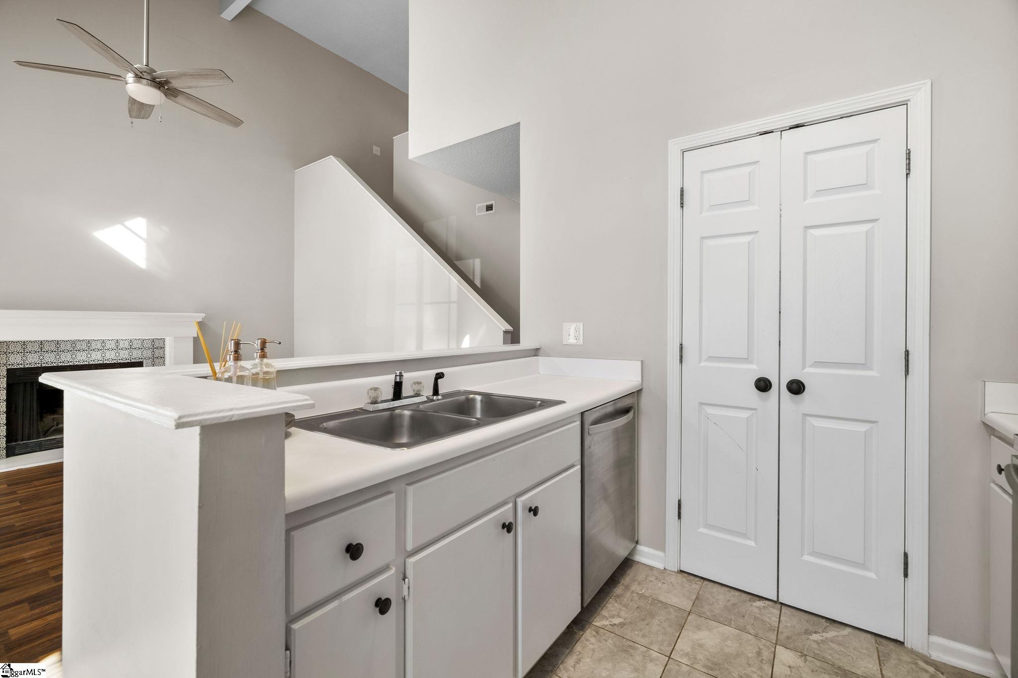 107 Creekpoint Drive