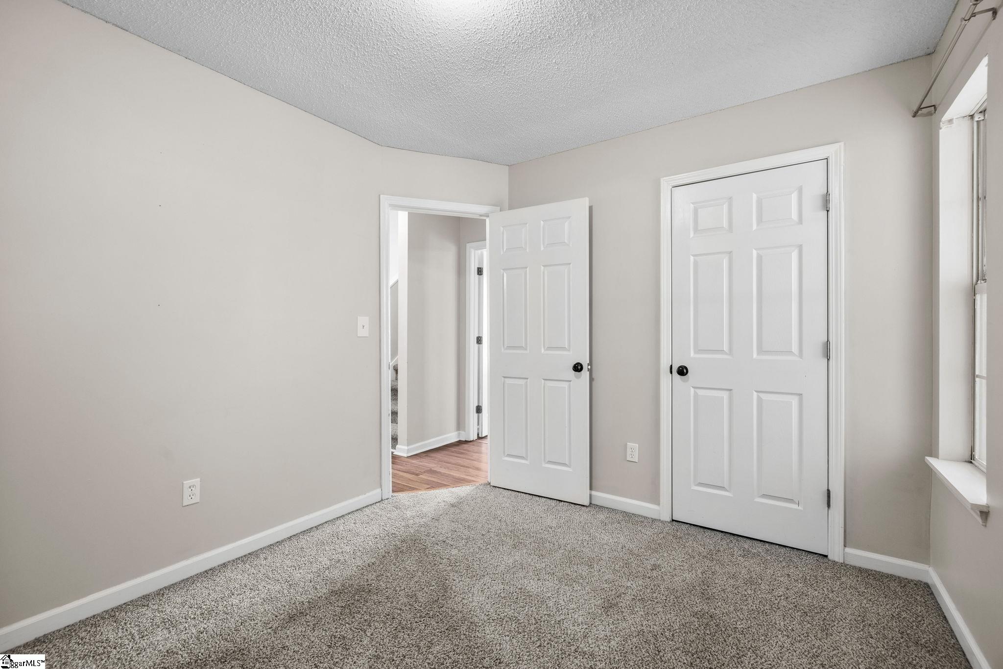 107 Creekpoint Drive