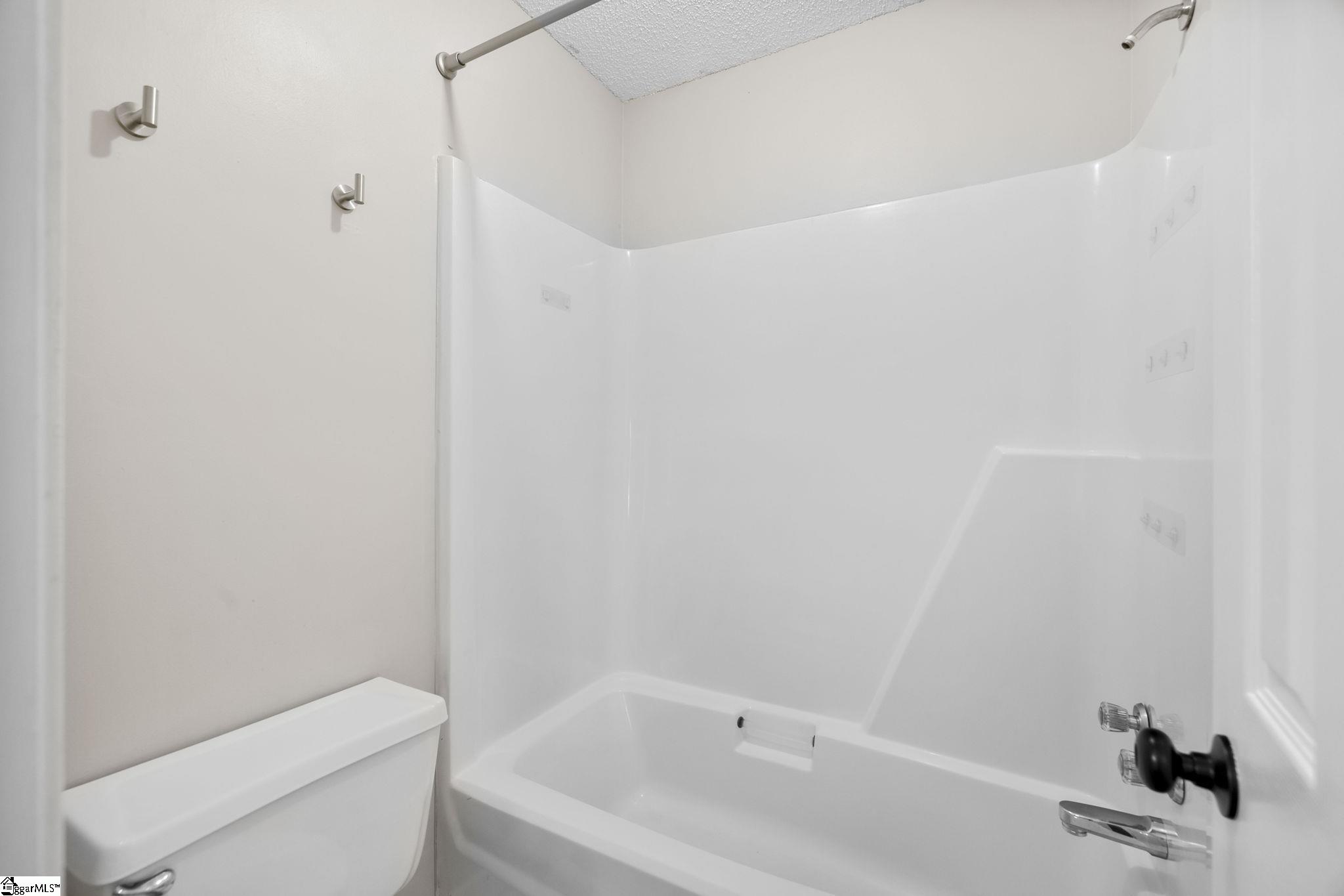 107 Creekpoint Drive