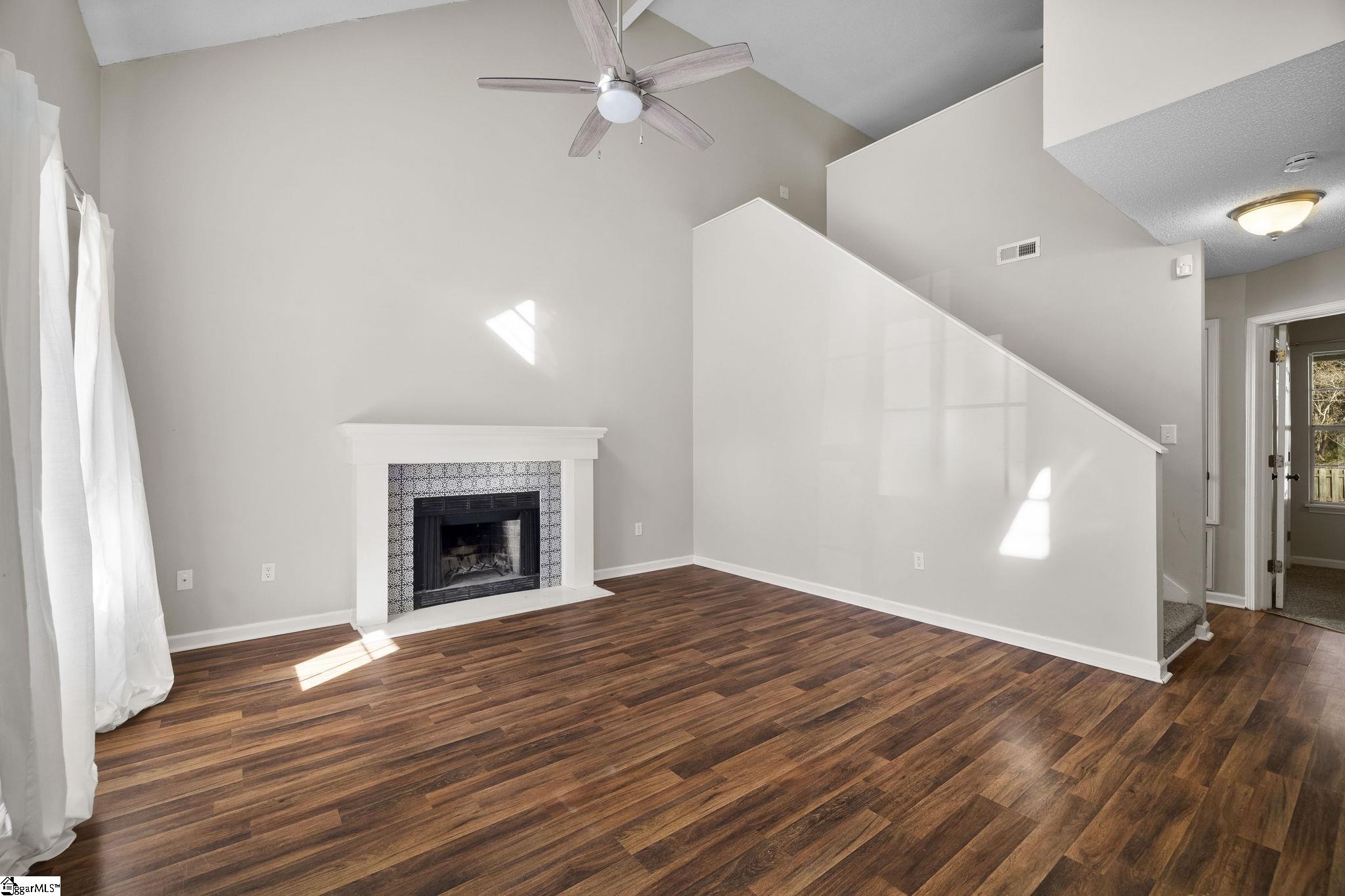 107 Creekpoint Drive