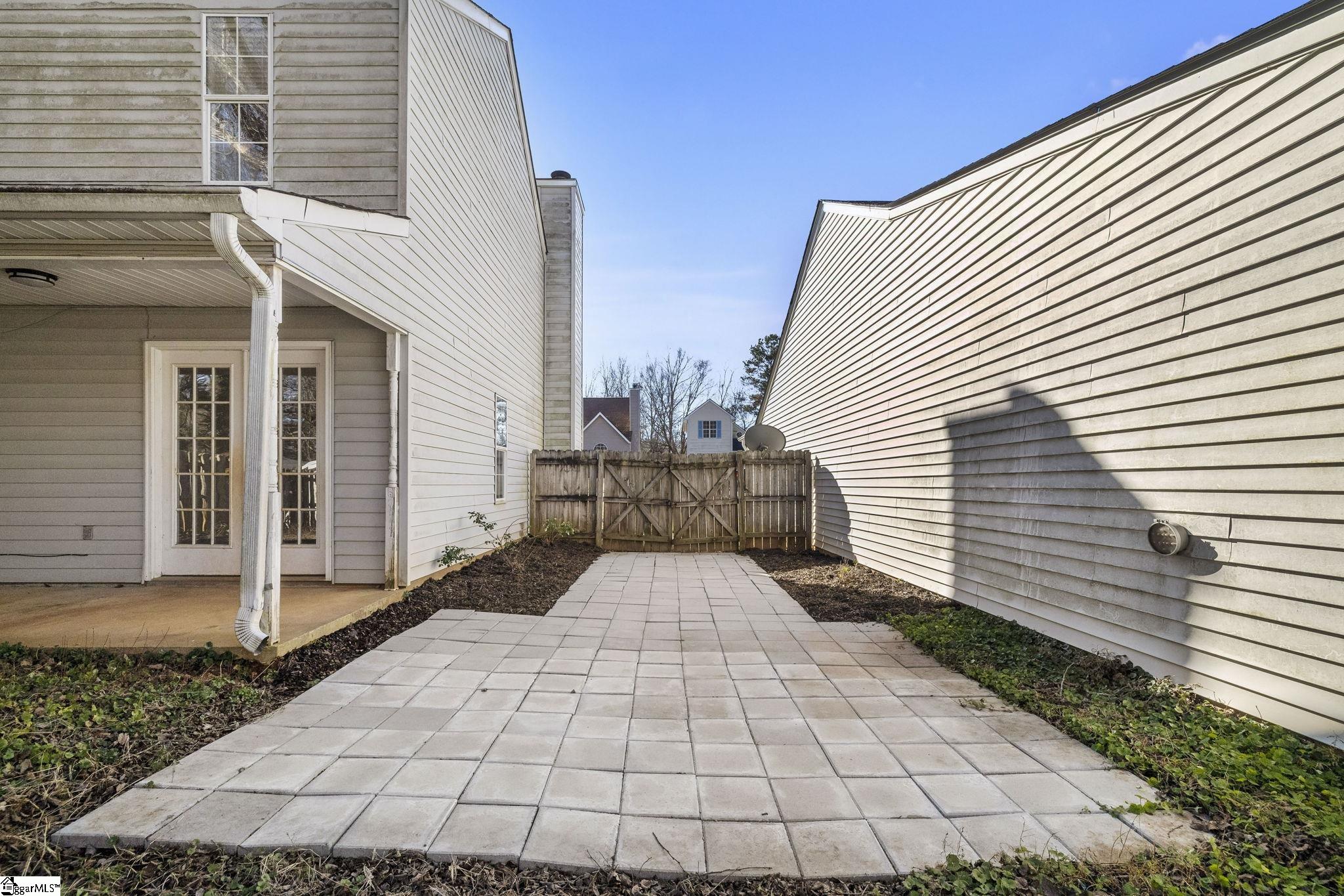 107 Creekpoint Drive