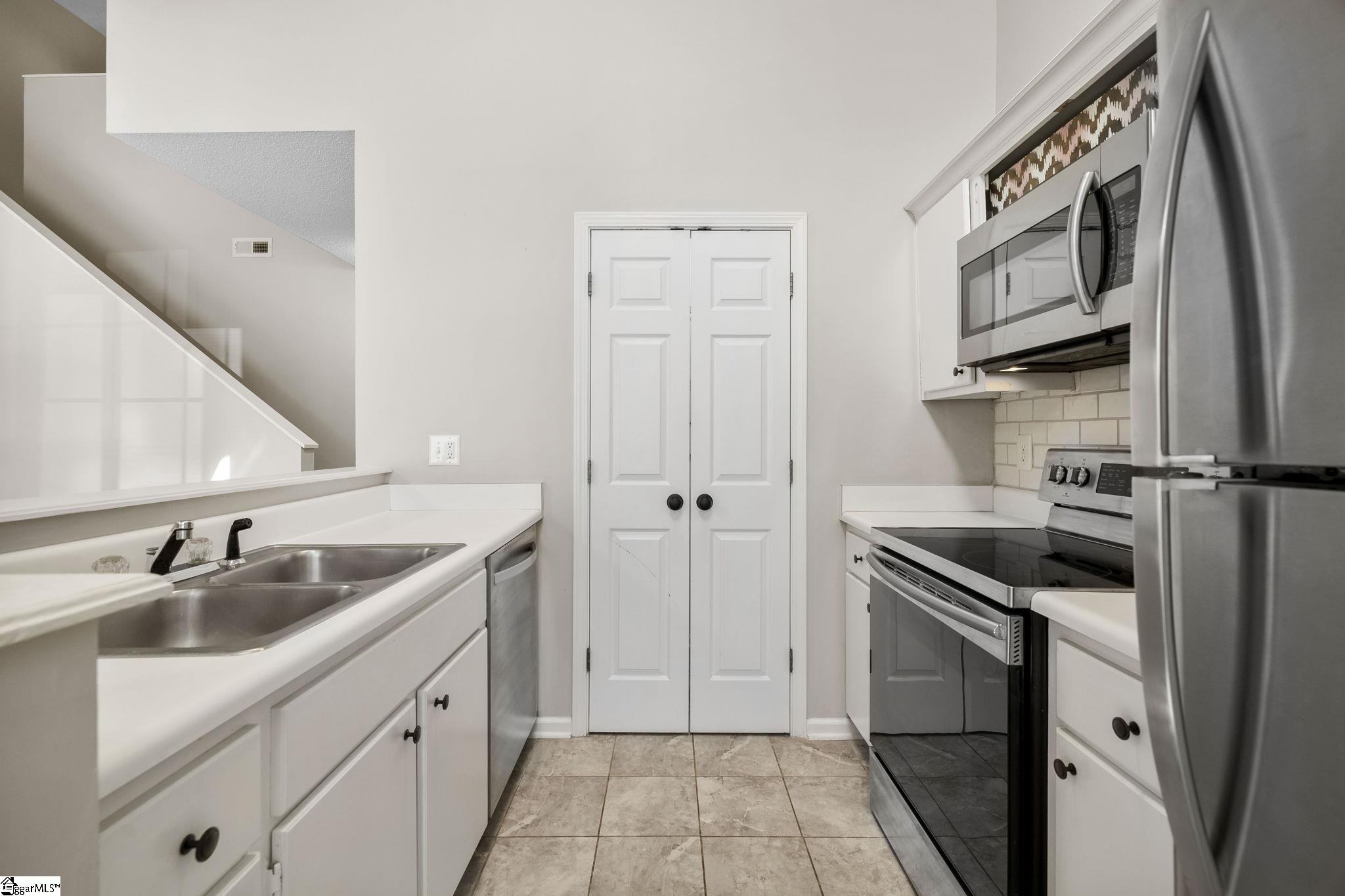 107 Creekpoint Drive