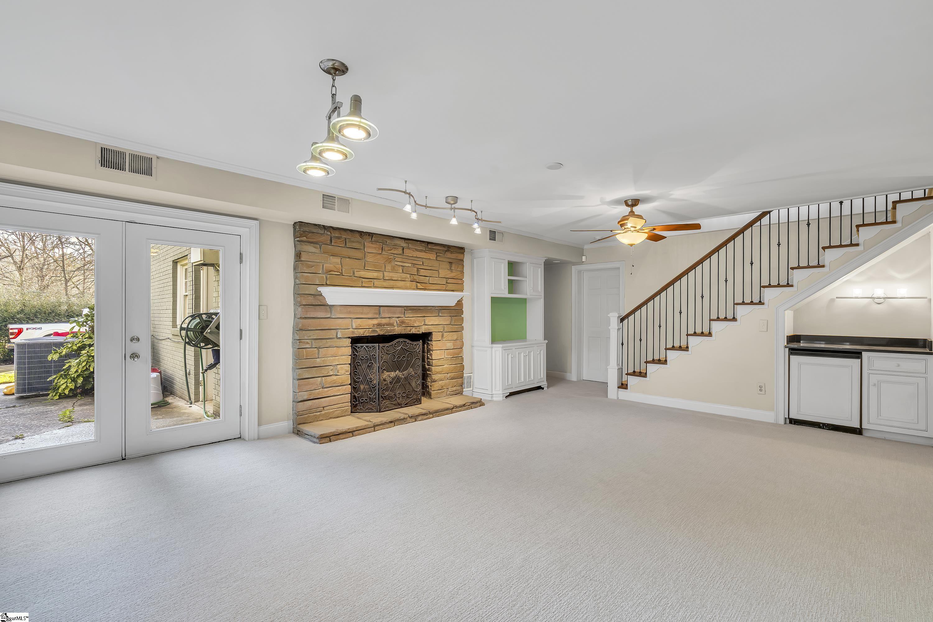 1807 Cleveland Street Extension