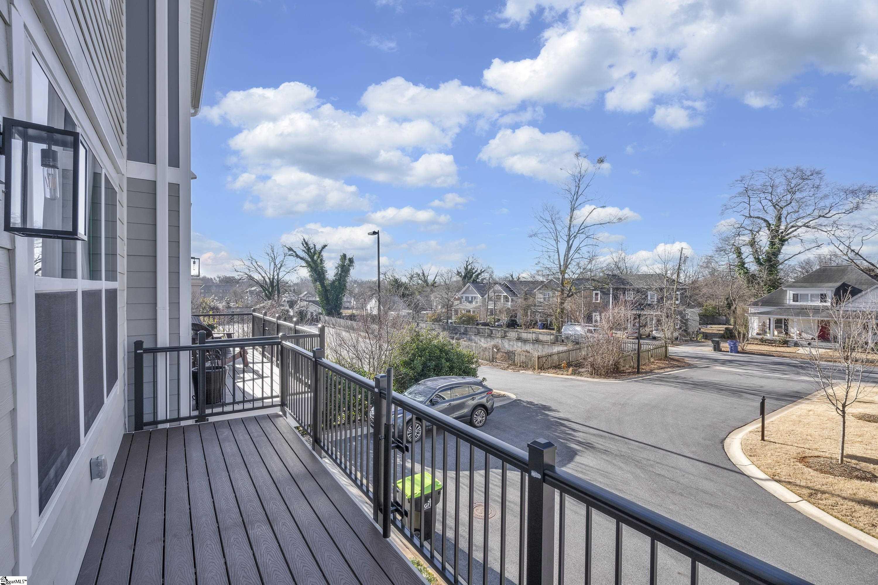 305 Pete Hollis Boulevard