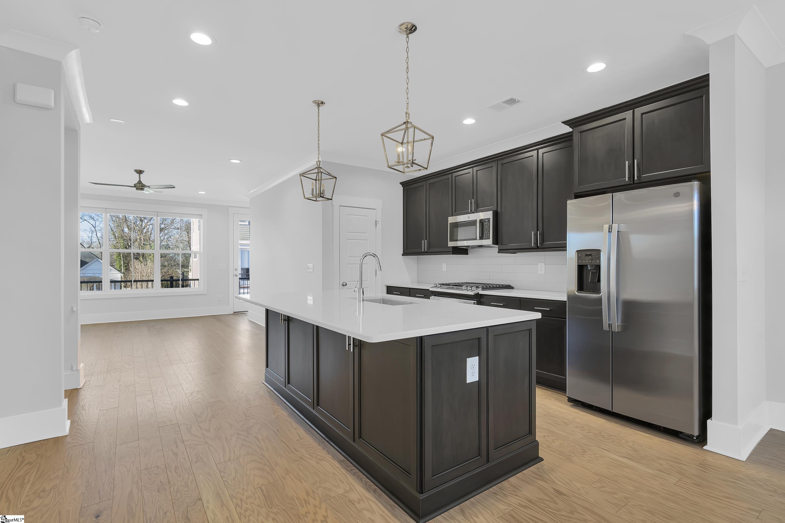 305 Pete Hollis Boulevard