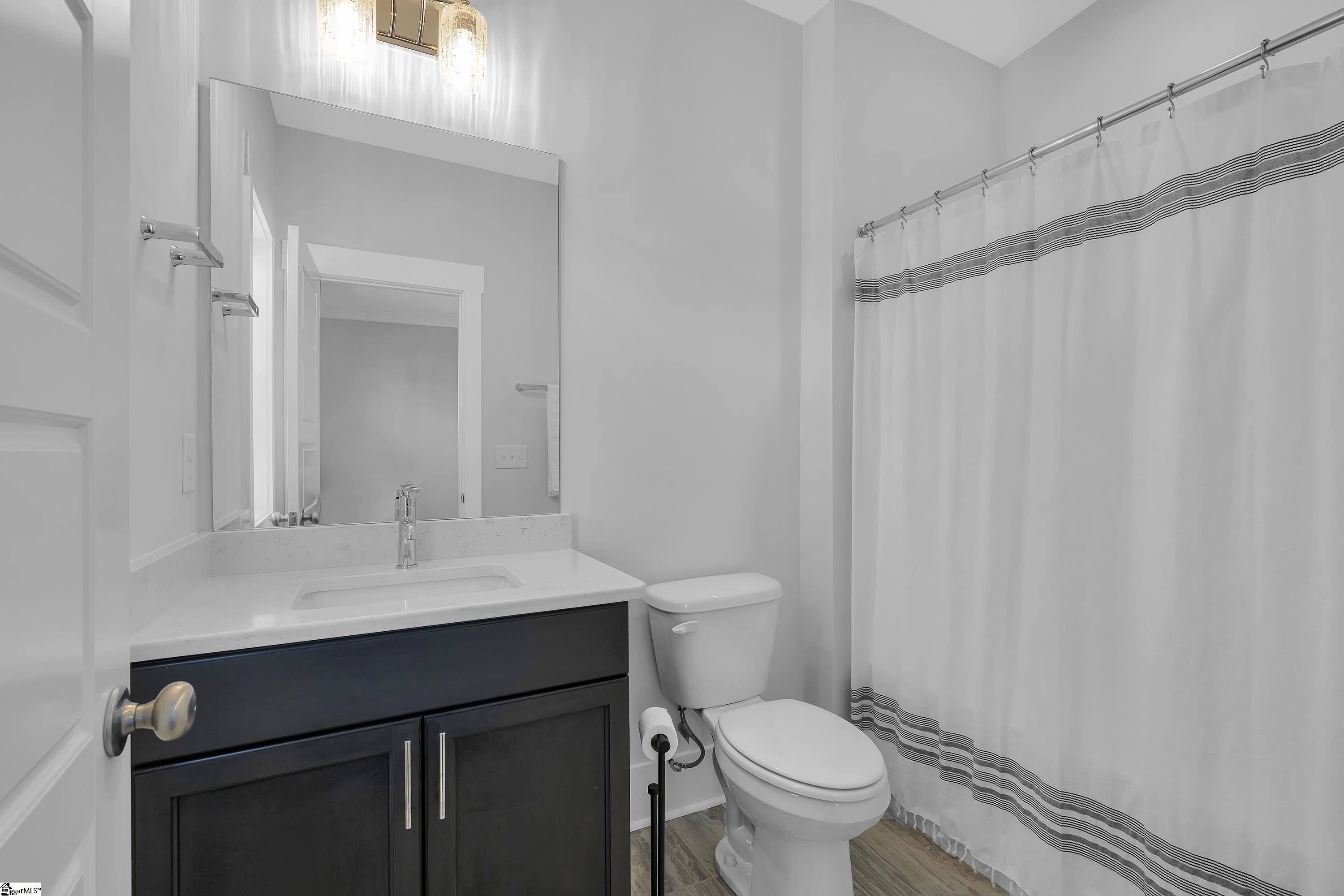 305 Pete Hollis Boulevard