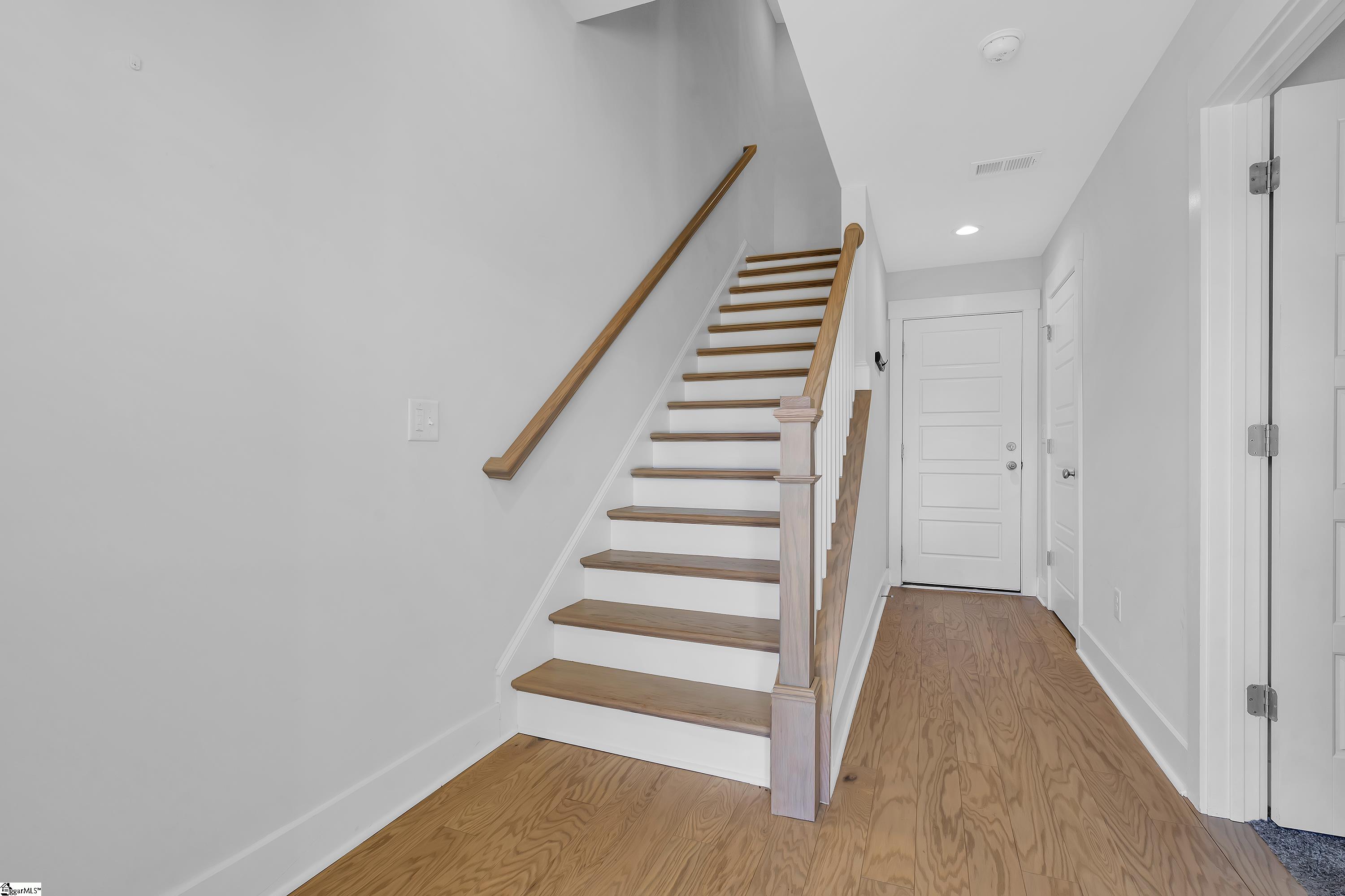 305 Pete Hollis Boulevard