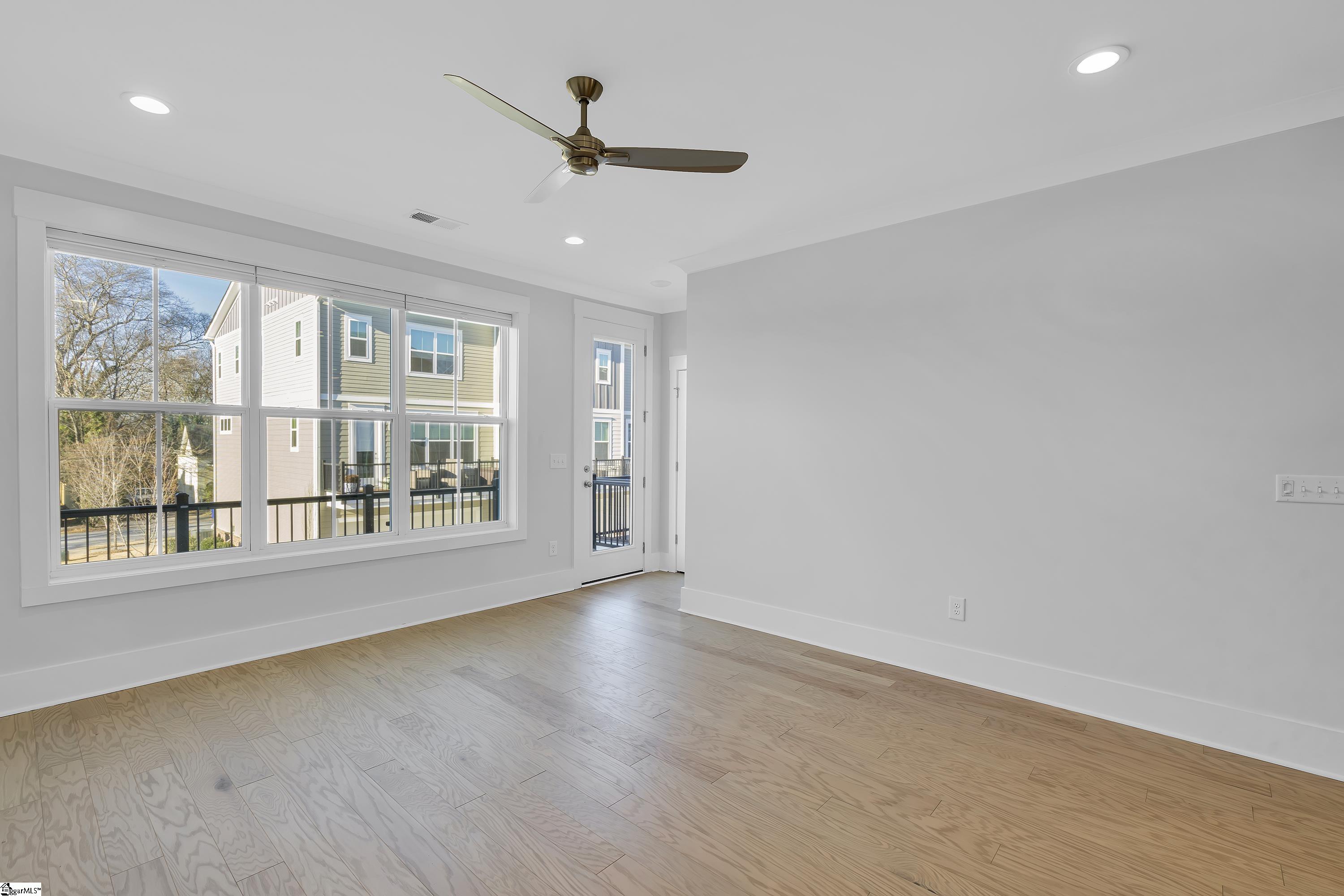 305 Pete Hollis Boulevard