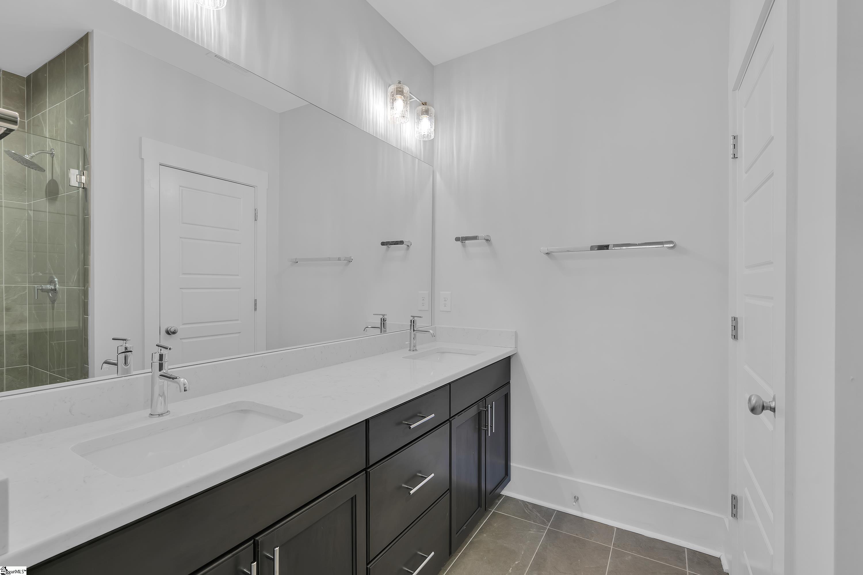 305 Pete Hollis Boulevard