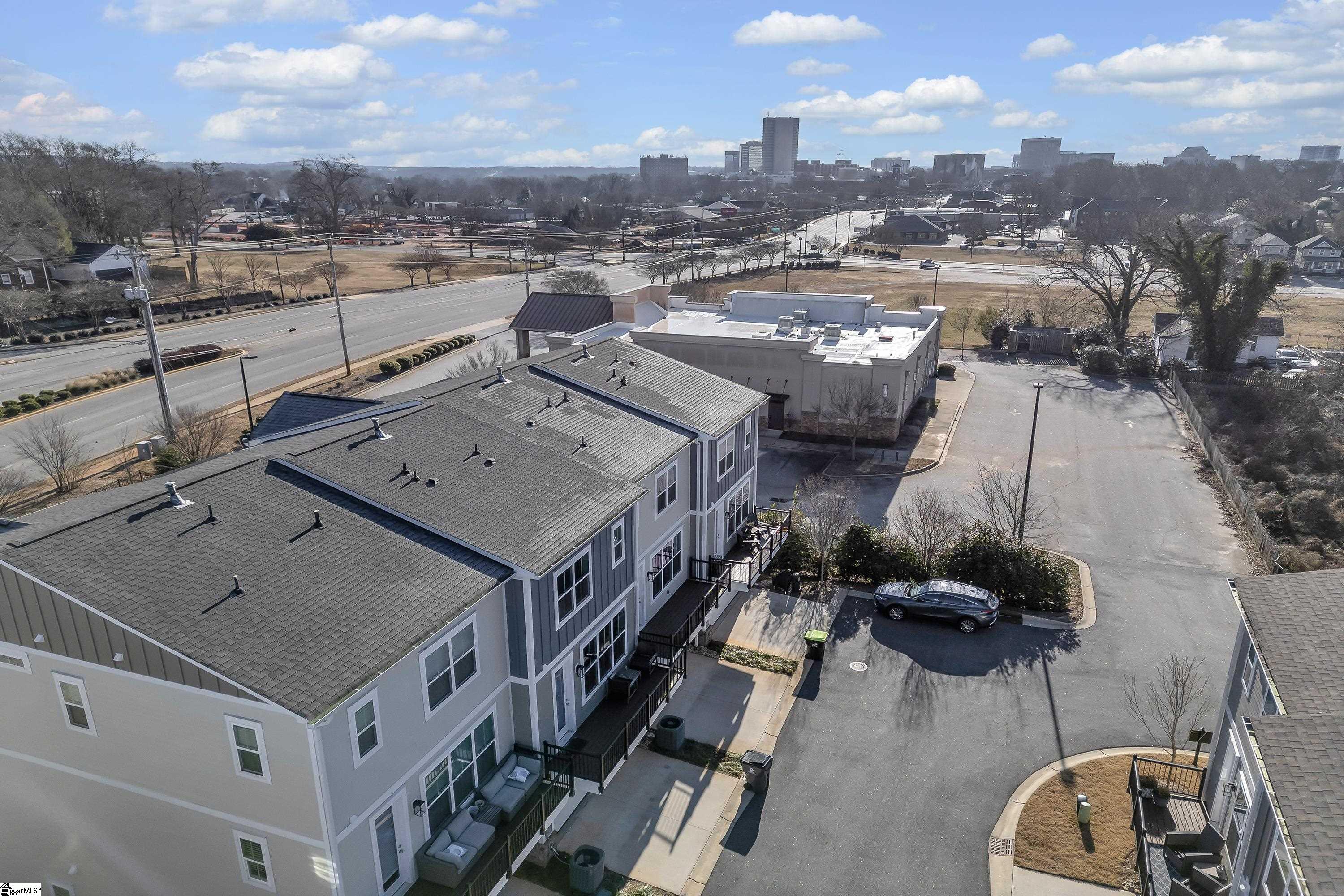 305 Pete Hollis Boulevard