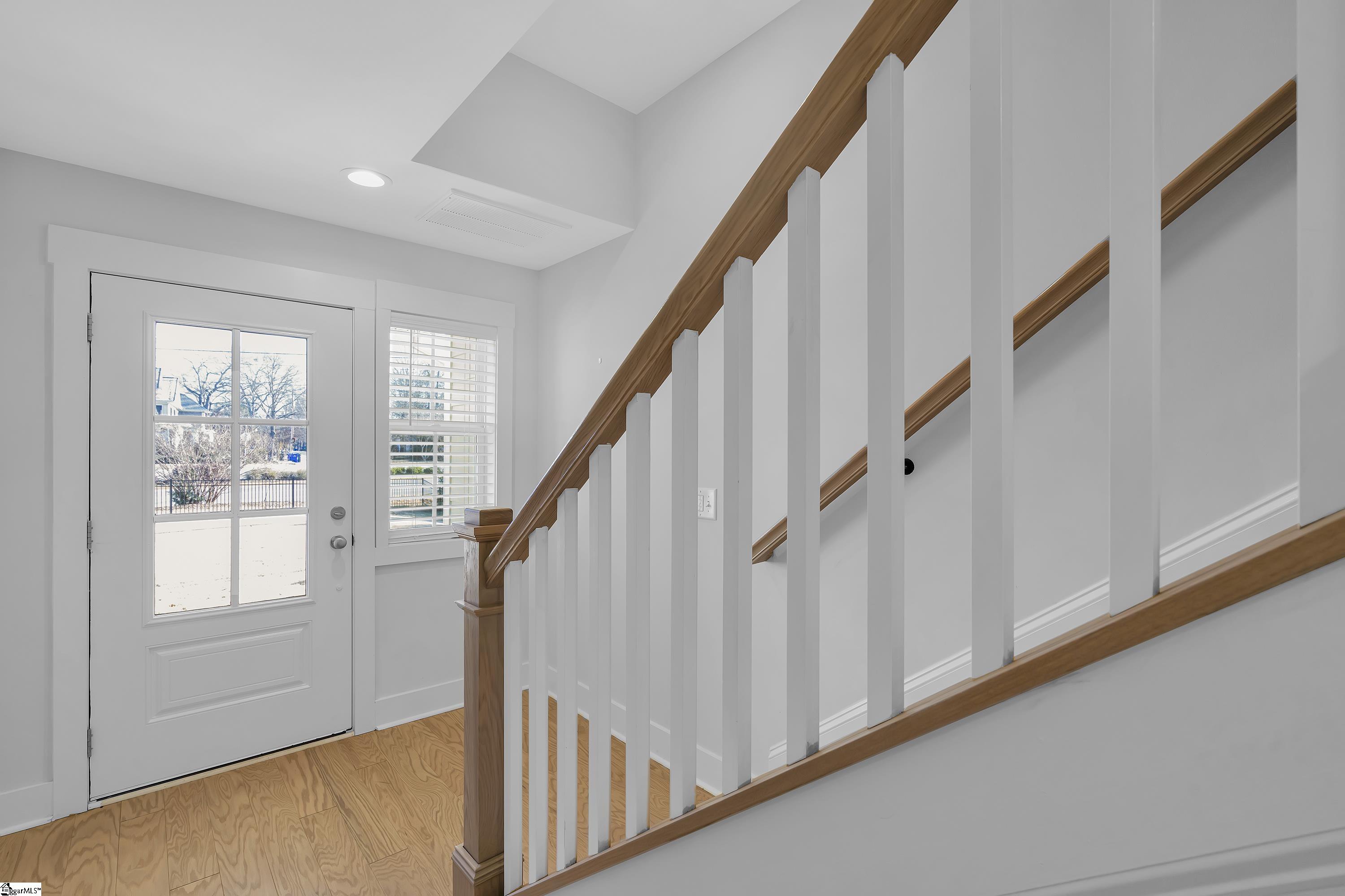 305 Pete Hollis Boulevard